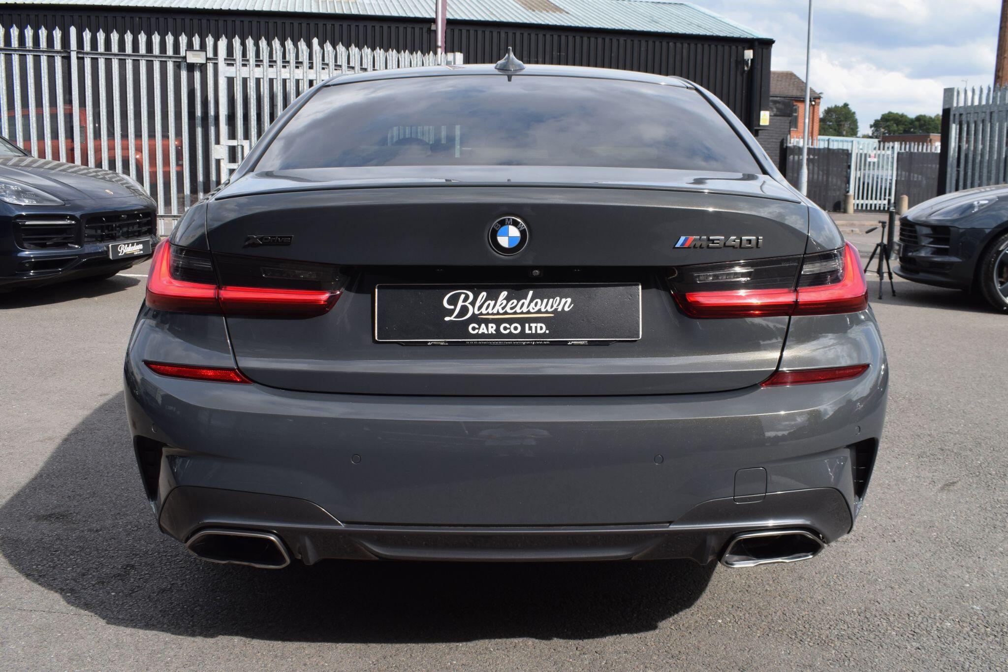 BMW 3 Series view 6