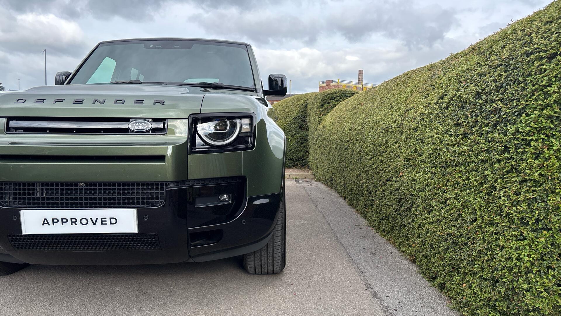 Land Rover Defender view 46