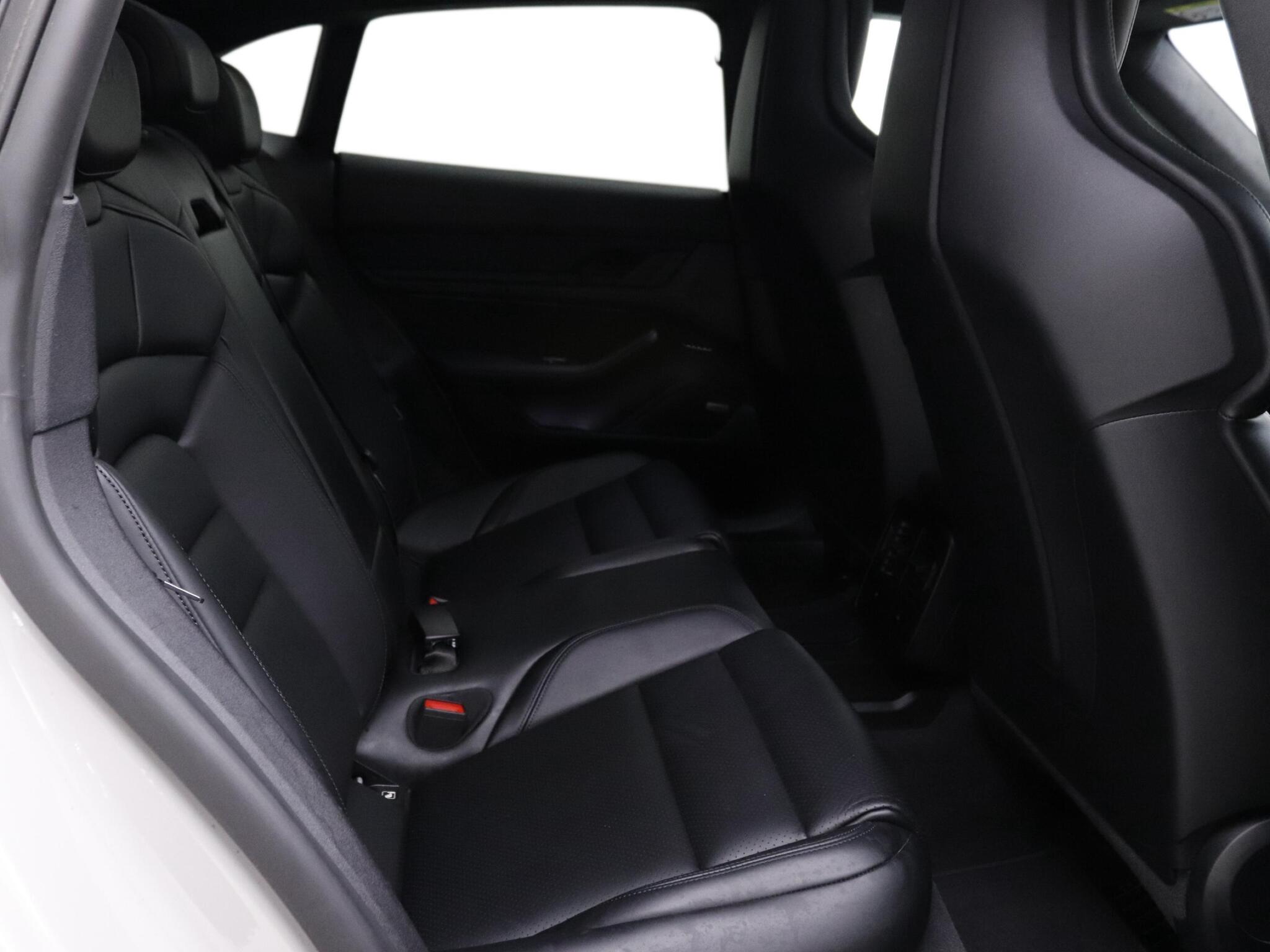 Porsche Taycan view 18