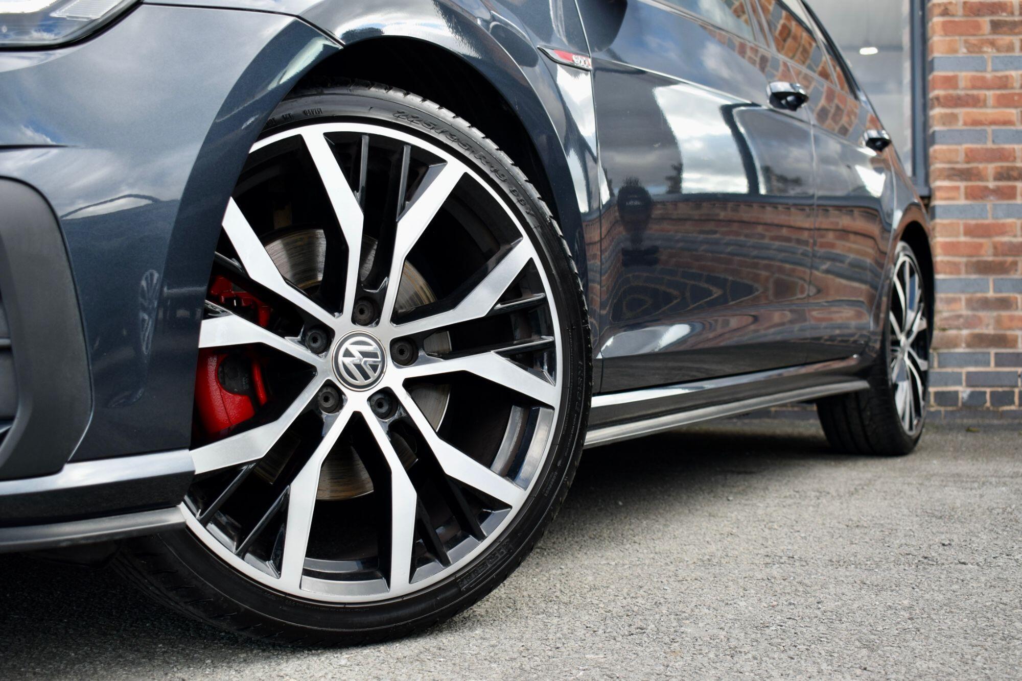Volkswagen Golf view 40