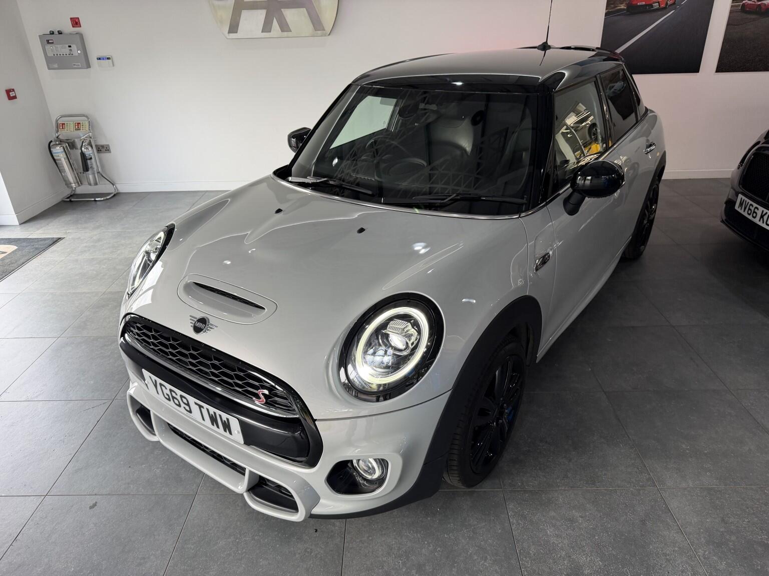 Mini Cooper view 17