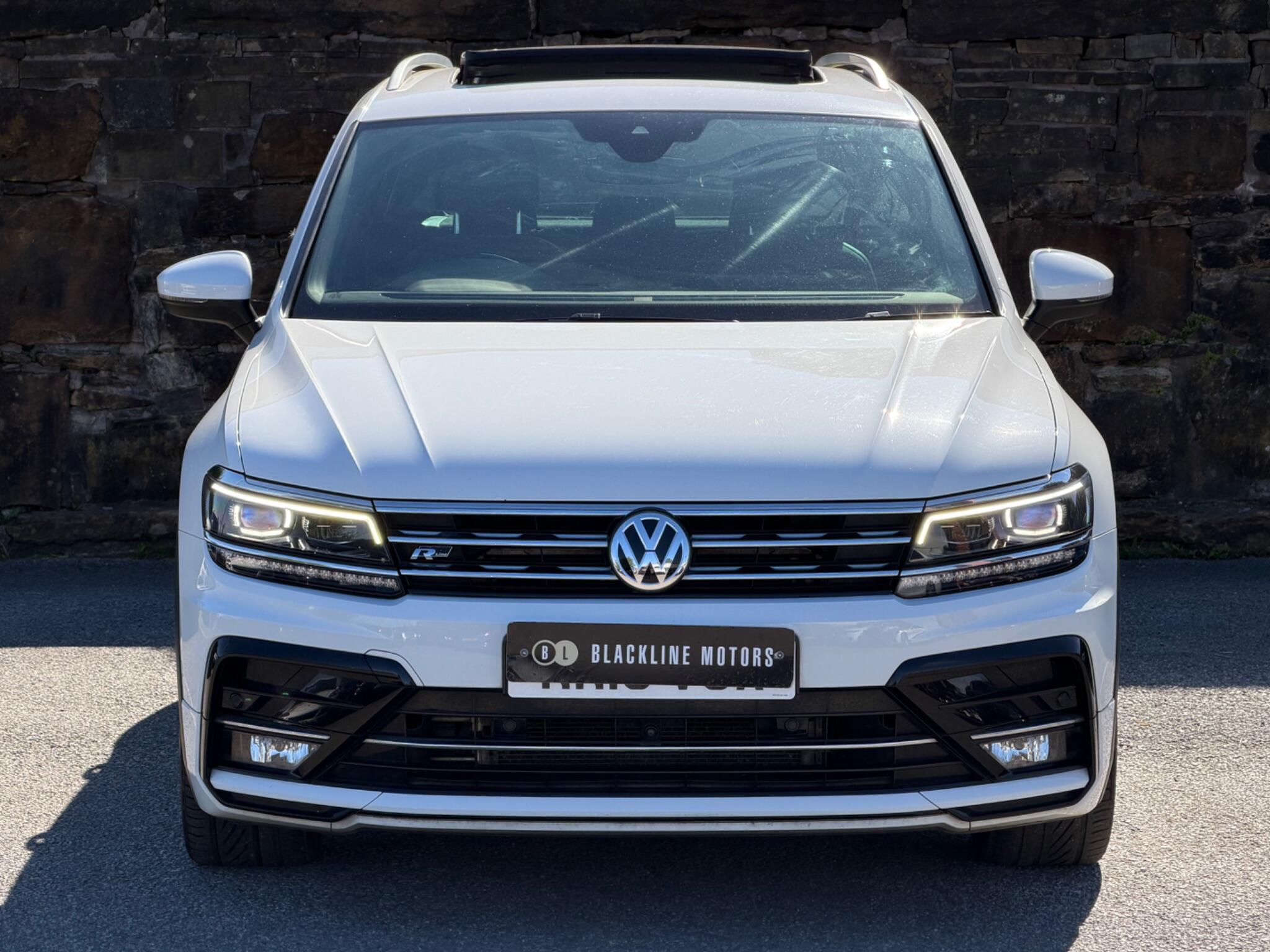 Volkswagen Tiguan view 2