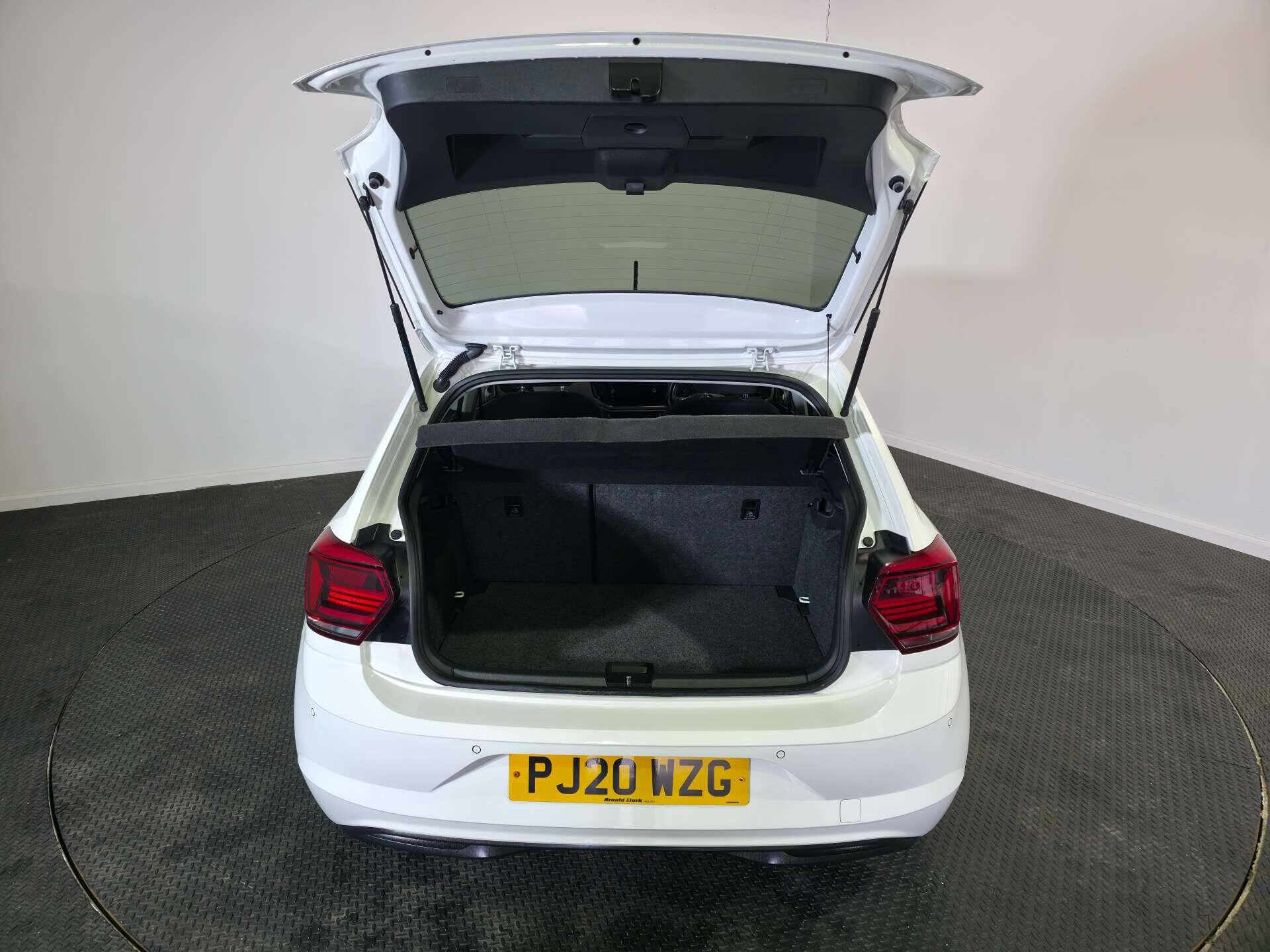 Volkswagen Polo view 10