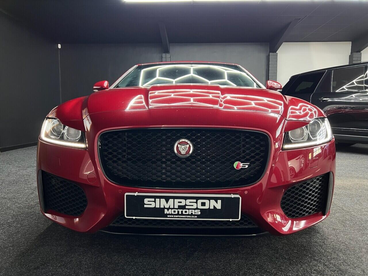 Jaguar XF view 21