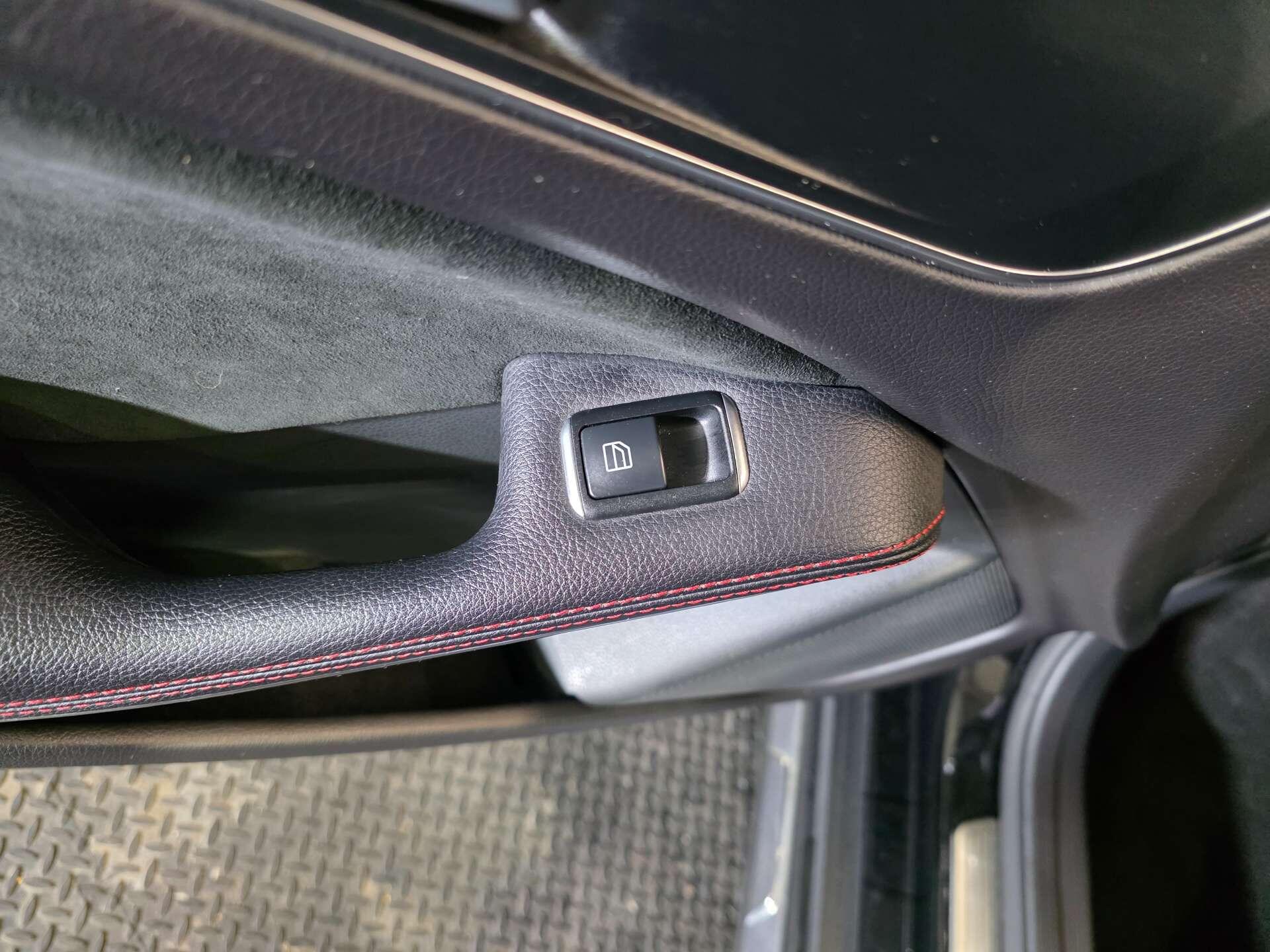 Mercedes-Benz GLA view 63