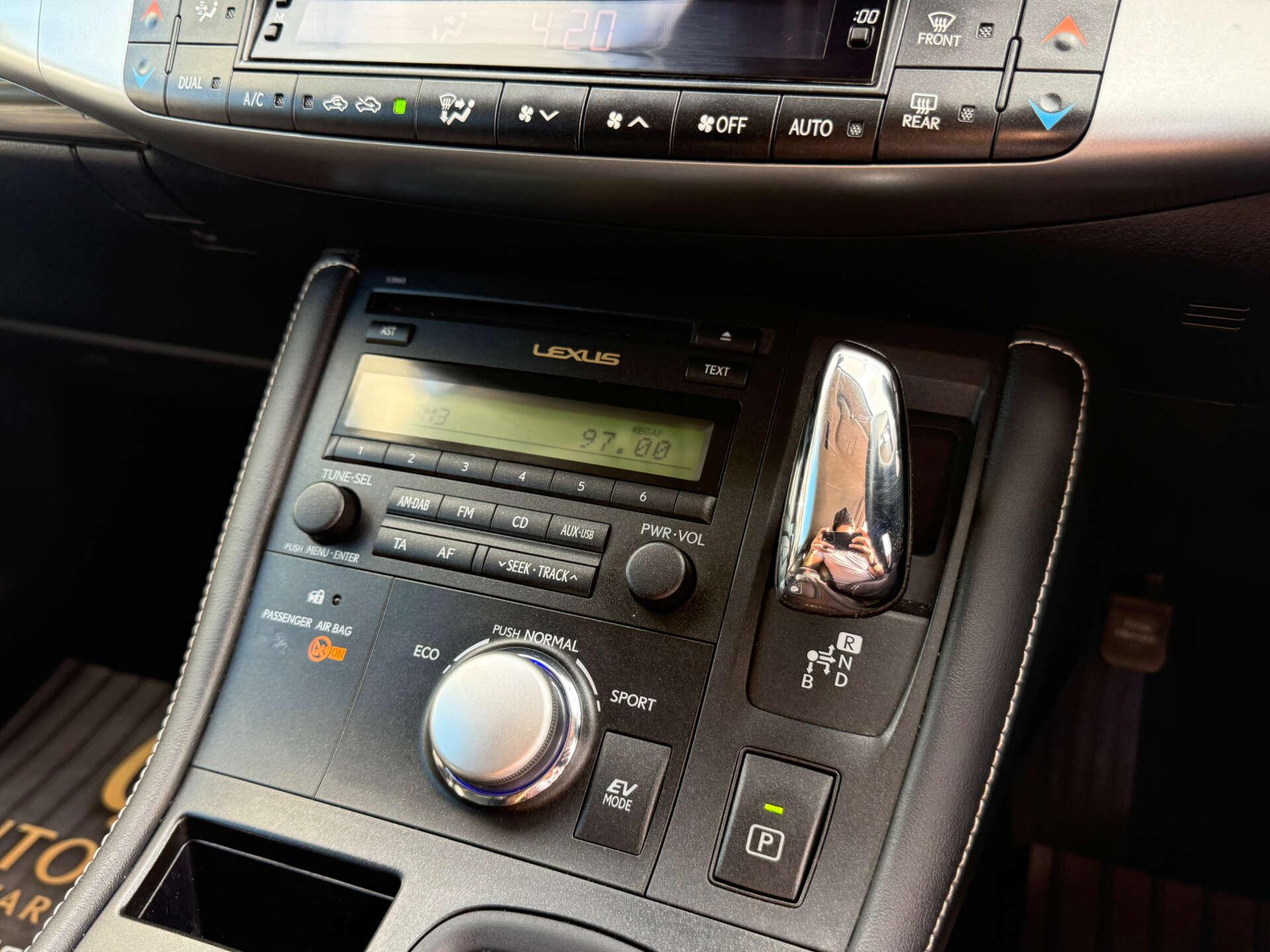 Lexus CT view 56