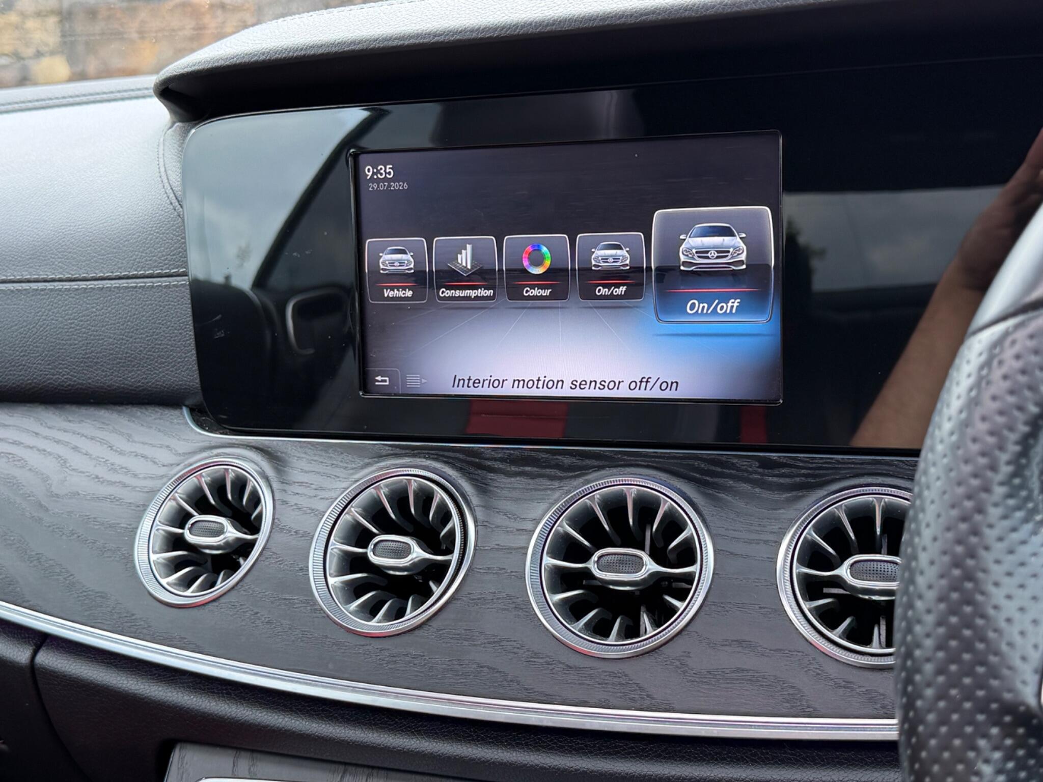 Mercedes-Benz E-Class view 40