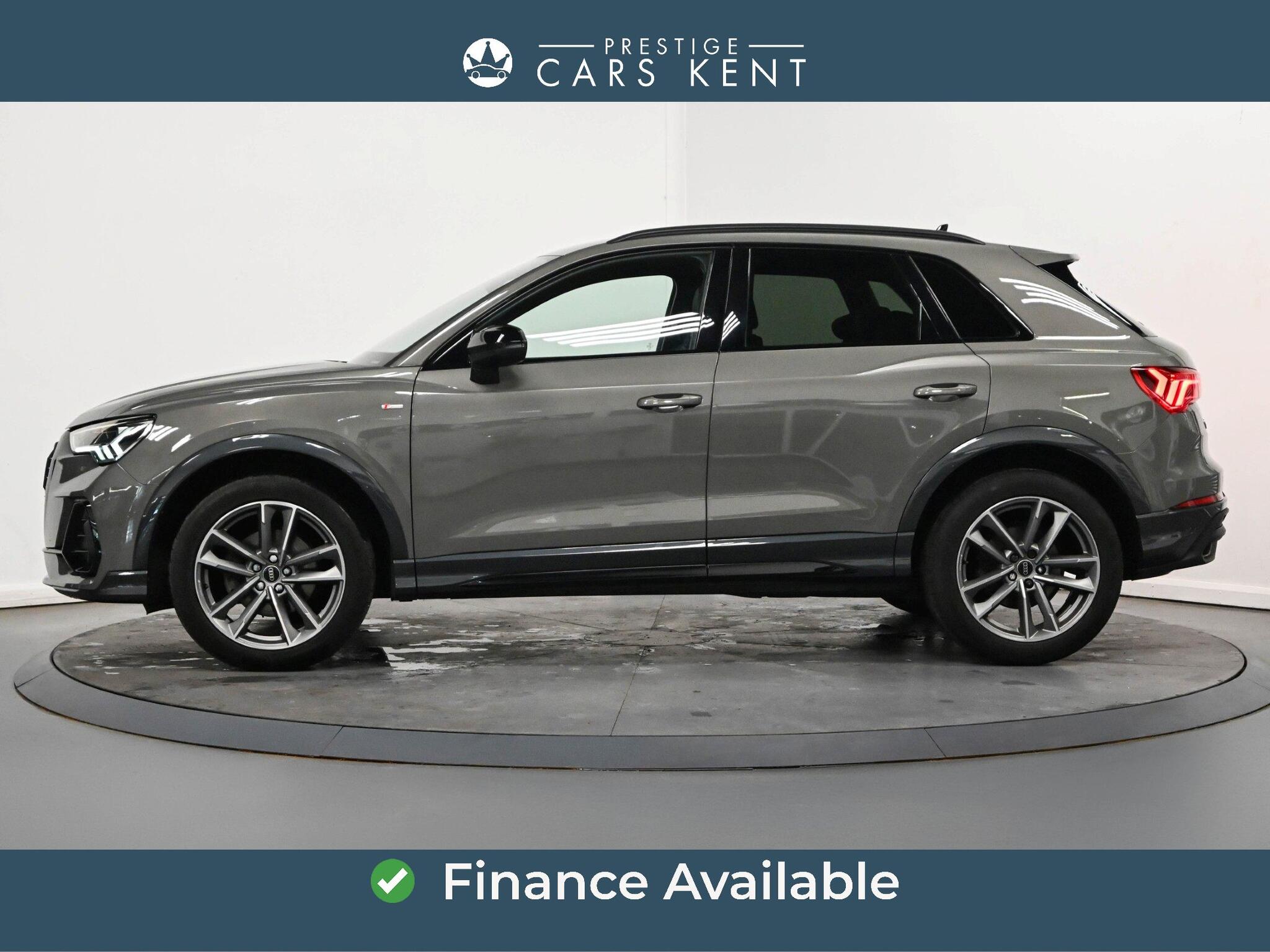 Audi Q3 view 4