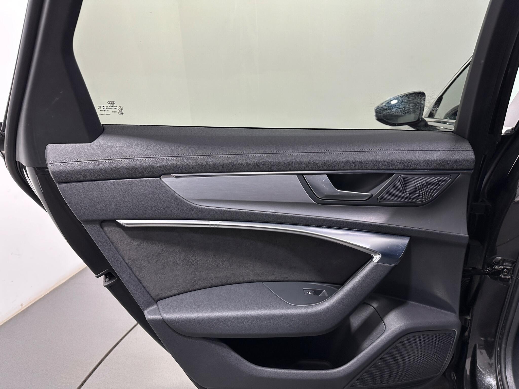 Audi A6 view 39