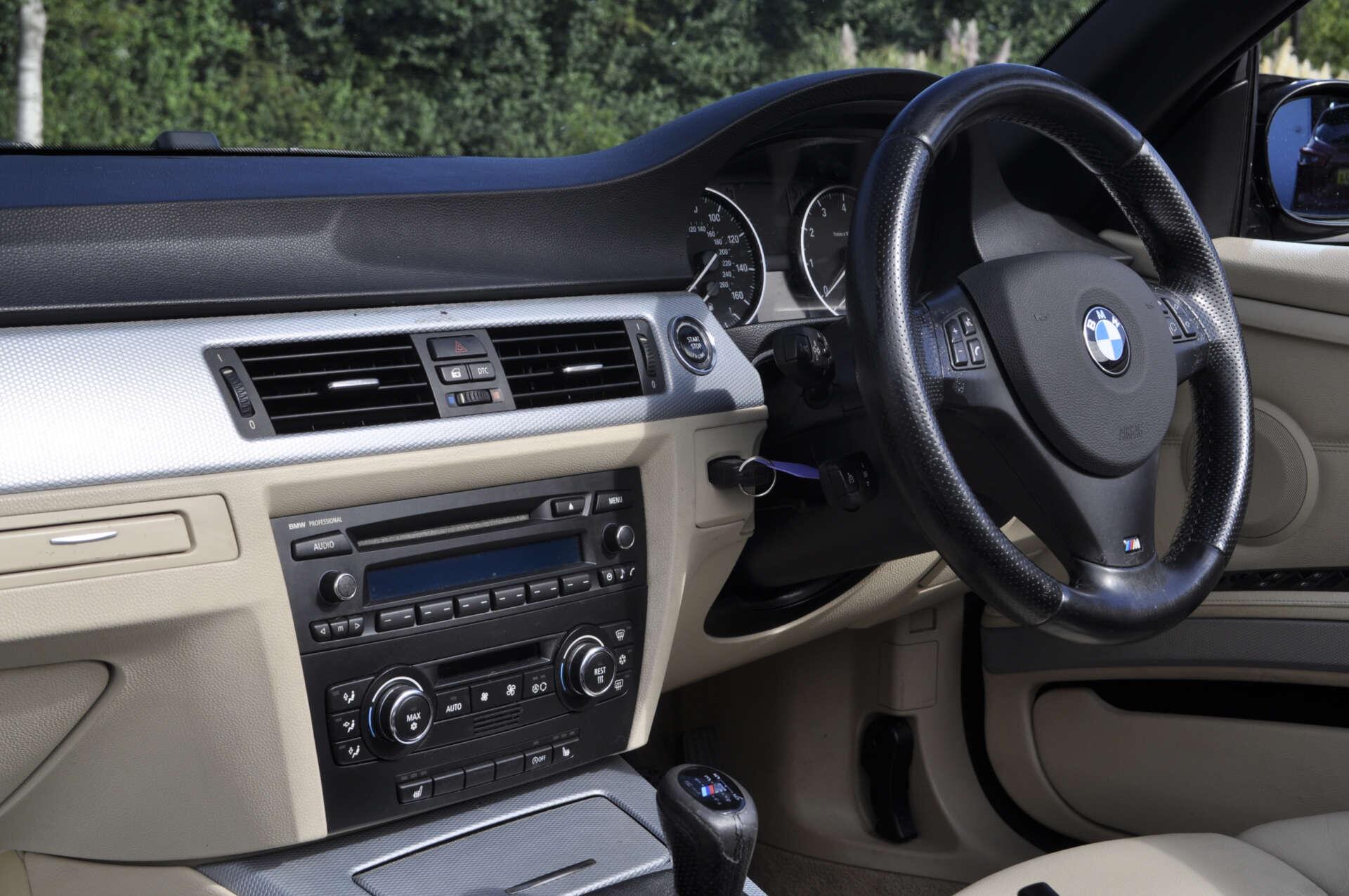 BMW 3 Series view 15