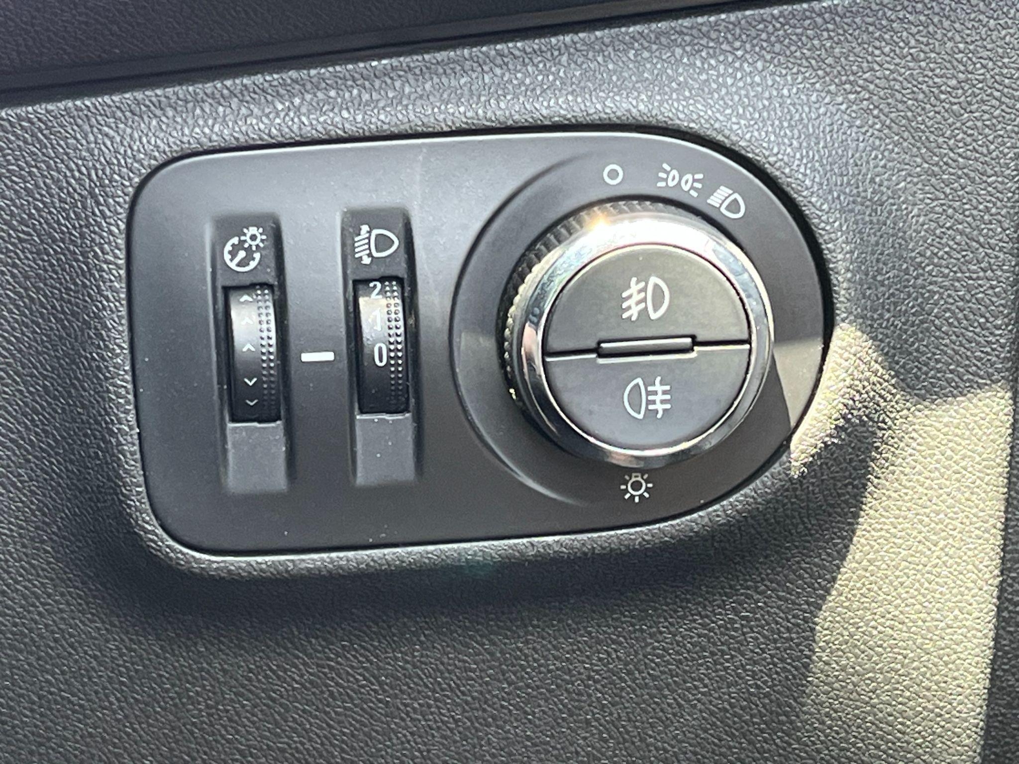 Vauxhall Corsa view 29