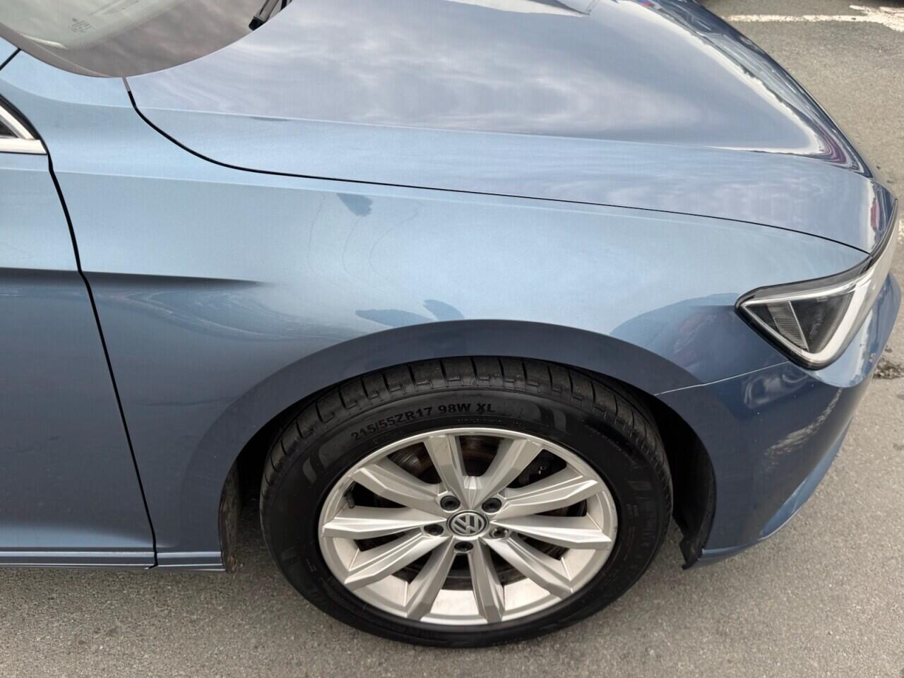 Volkswagen Passat view 29
