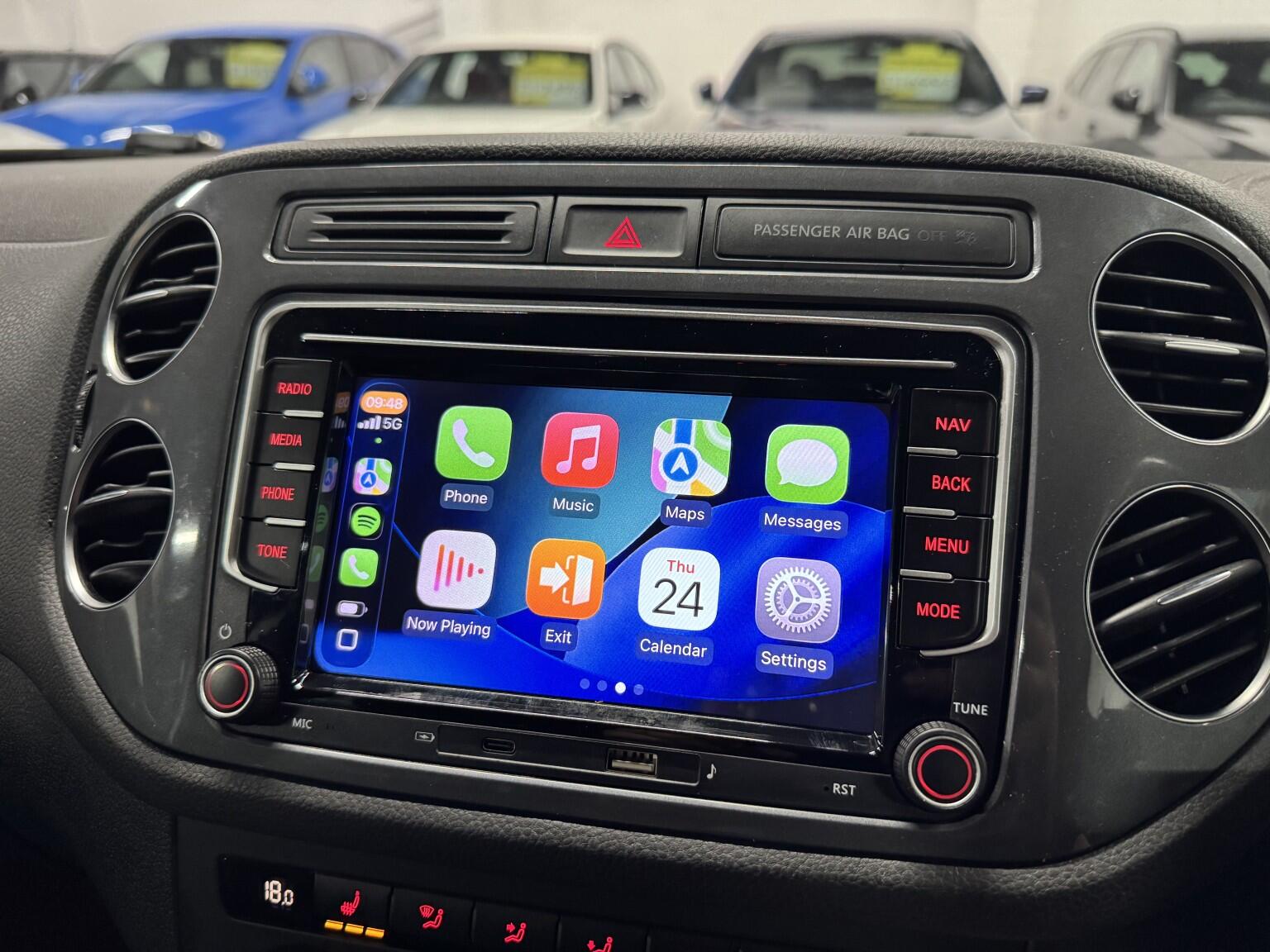 Volkswagen Tiguan view 5