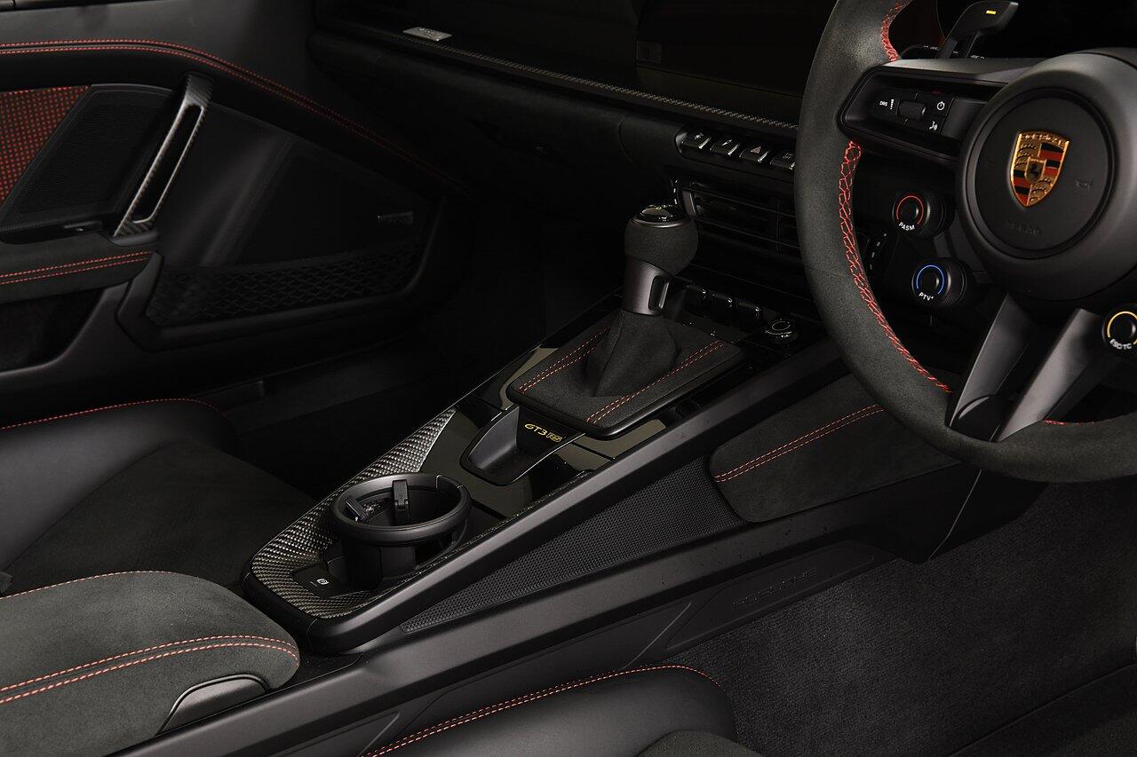 Porsche 911 view 17