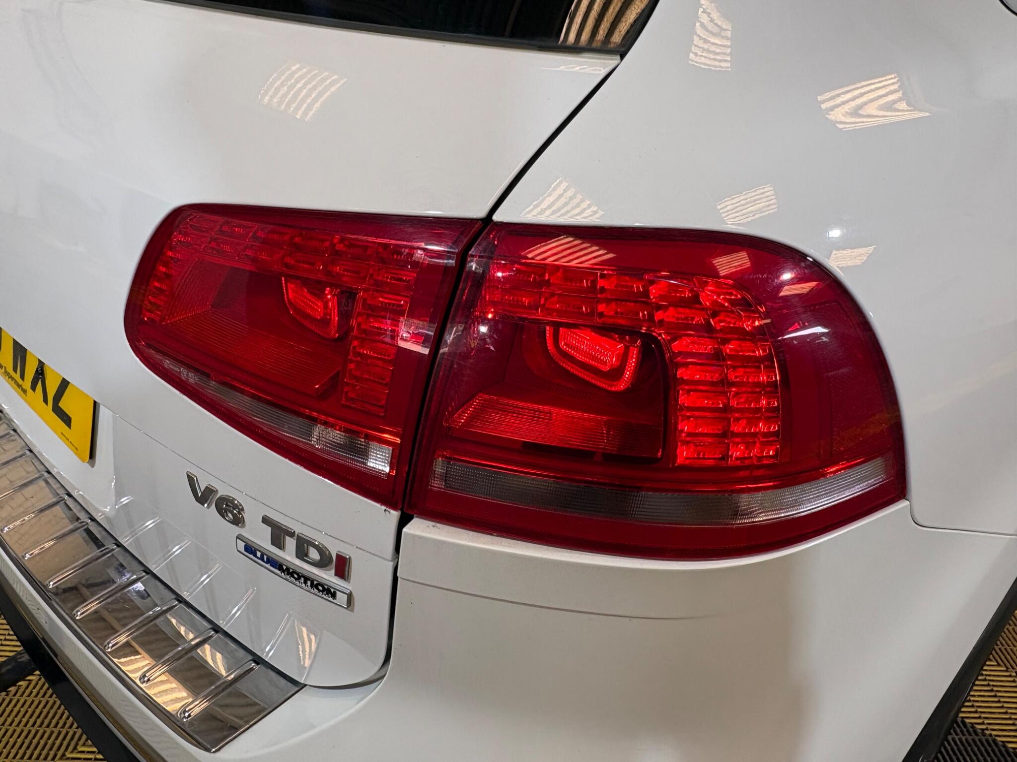 Volkswagen Touareg view 84