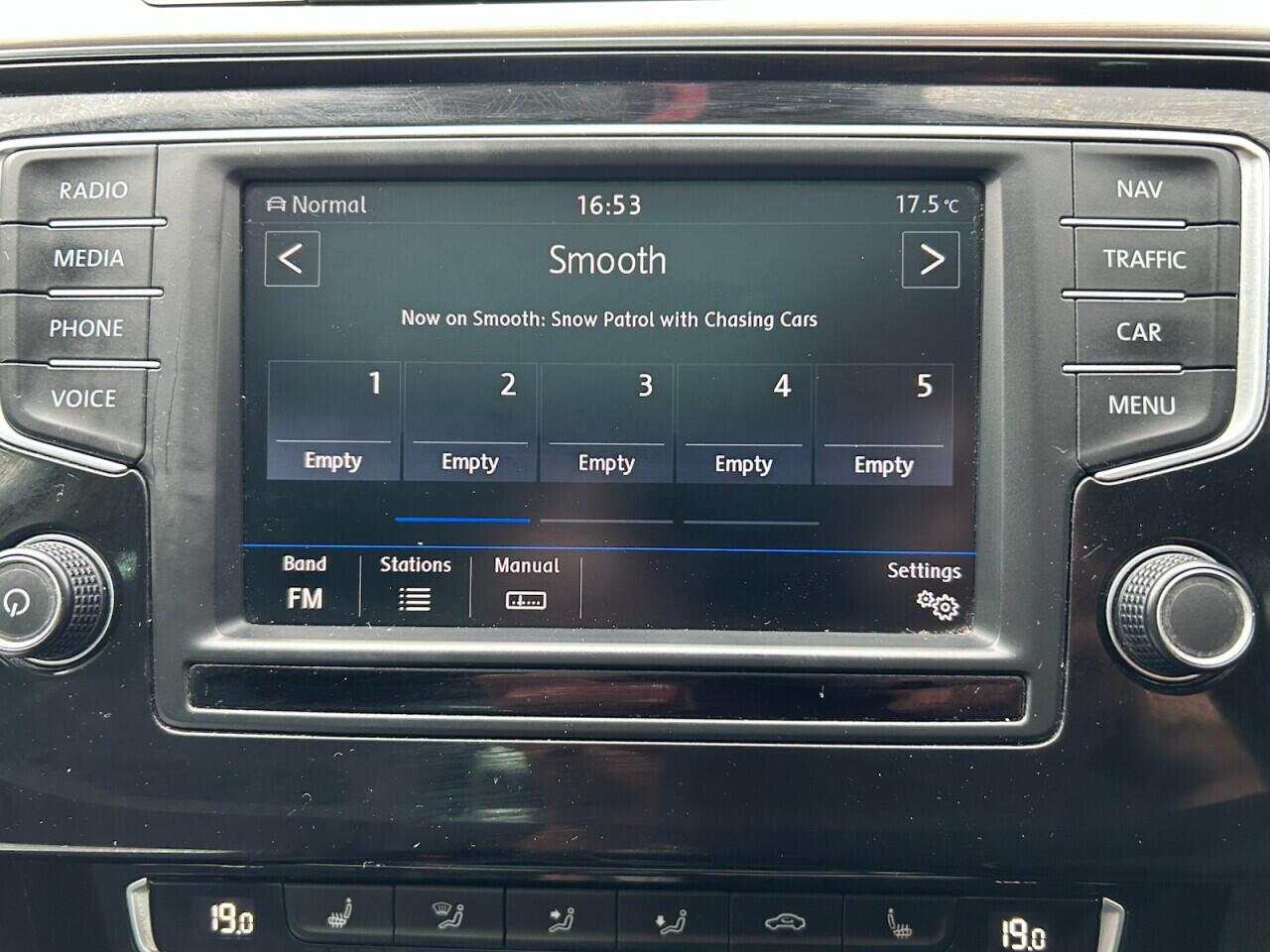 Volkswagen Passat view 34