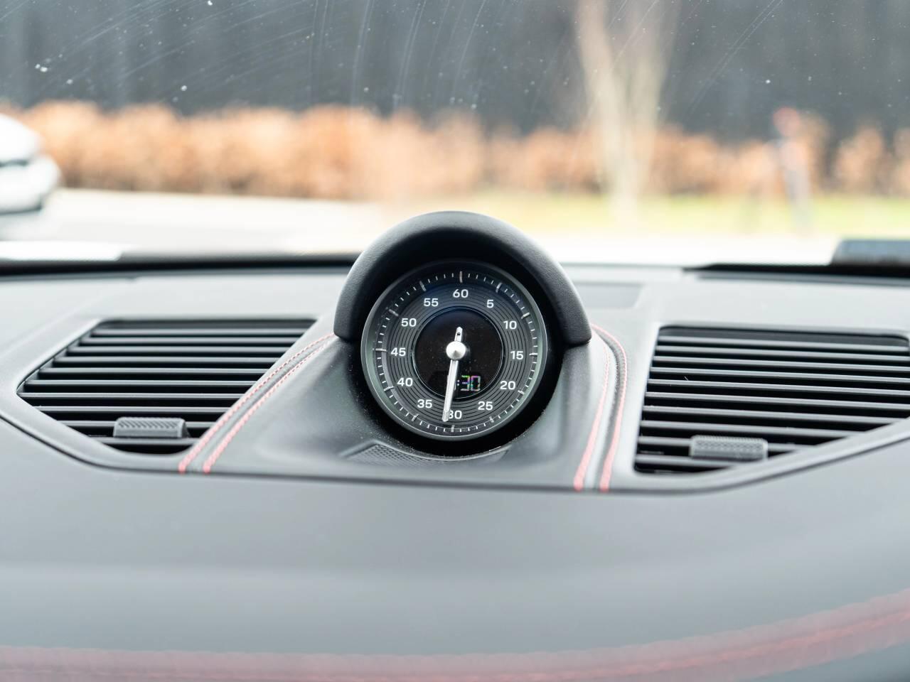 Porsche 911 view 52