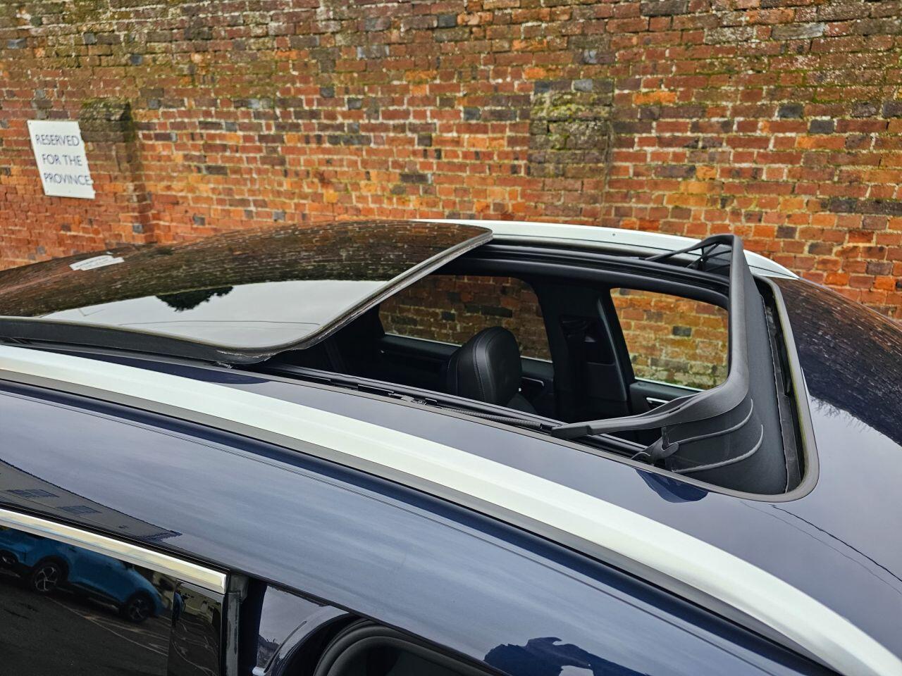 Porsche Macan view 18