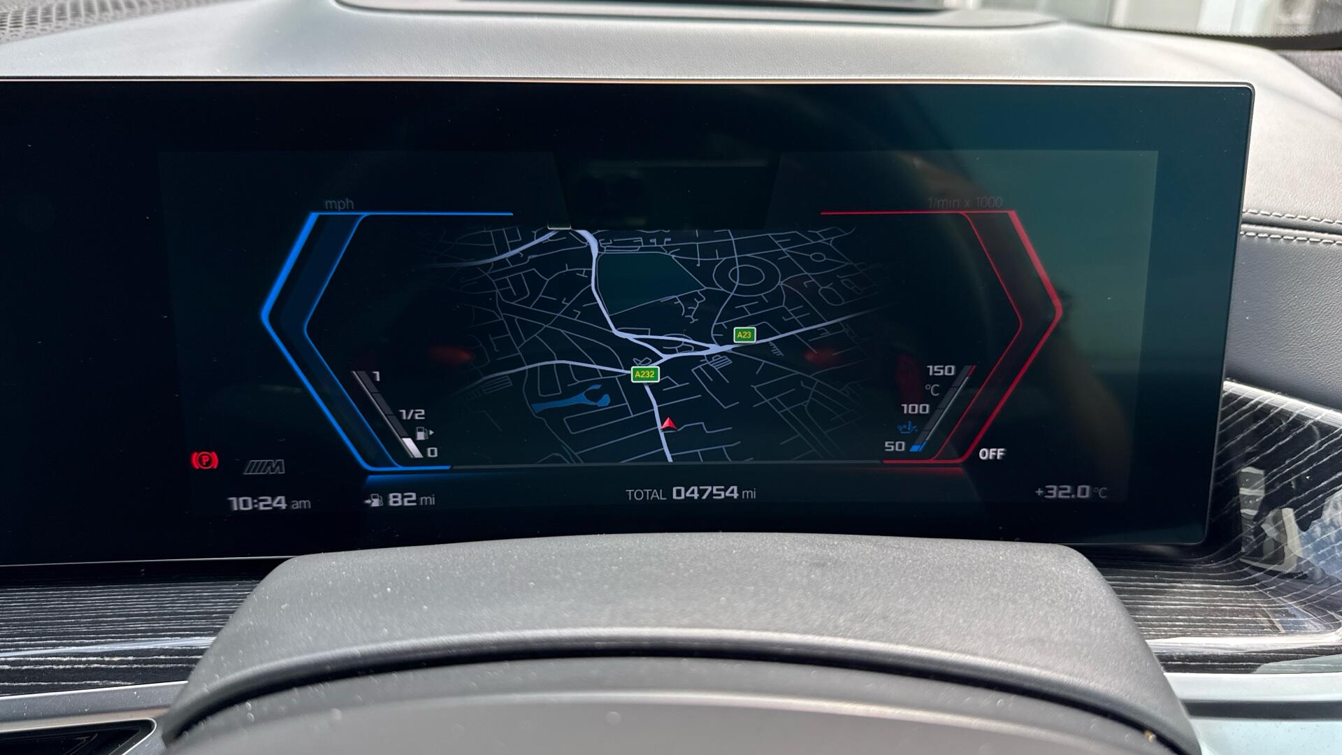 BMW X5 M view 9