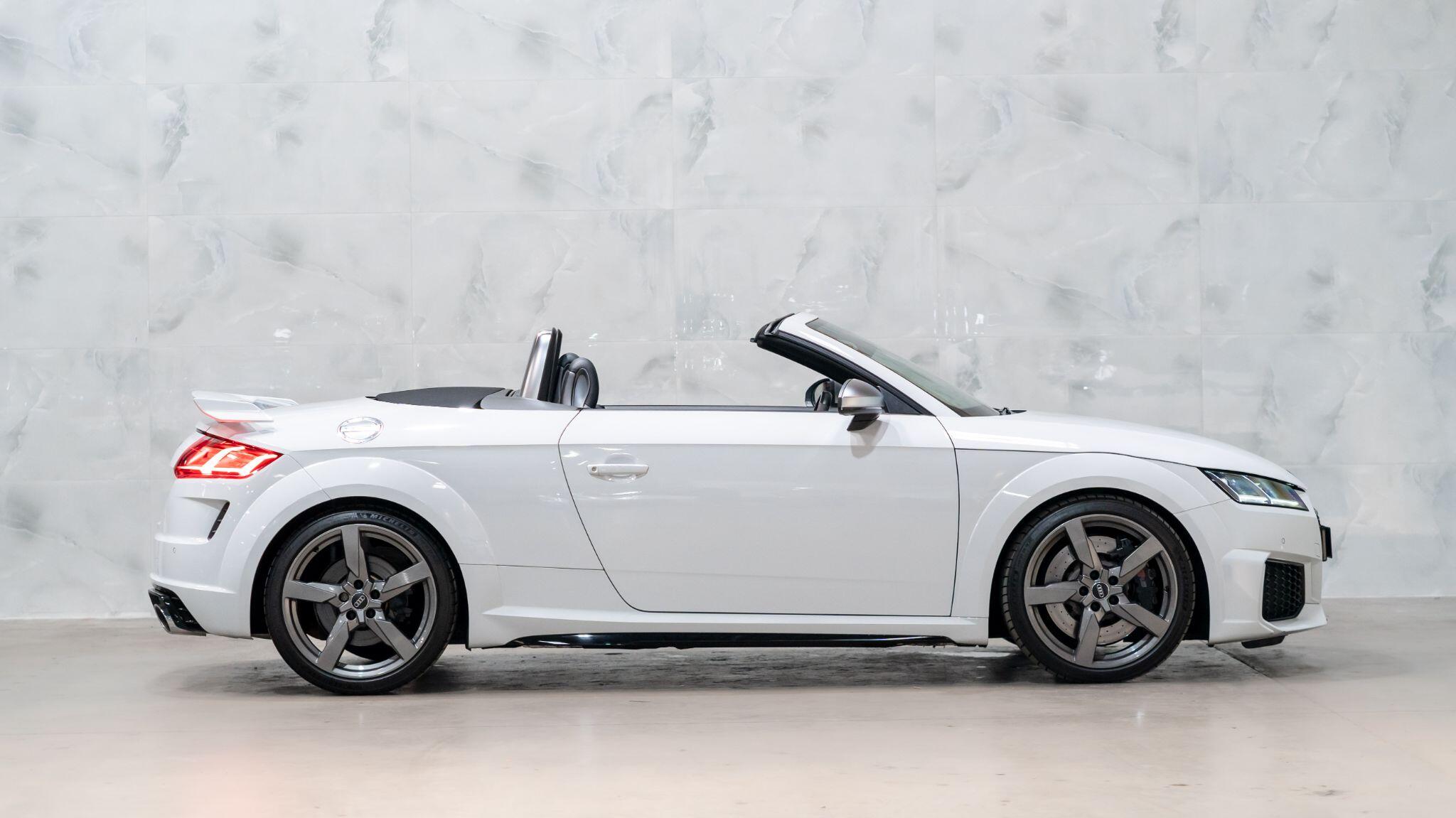 Audi TT RS view 8