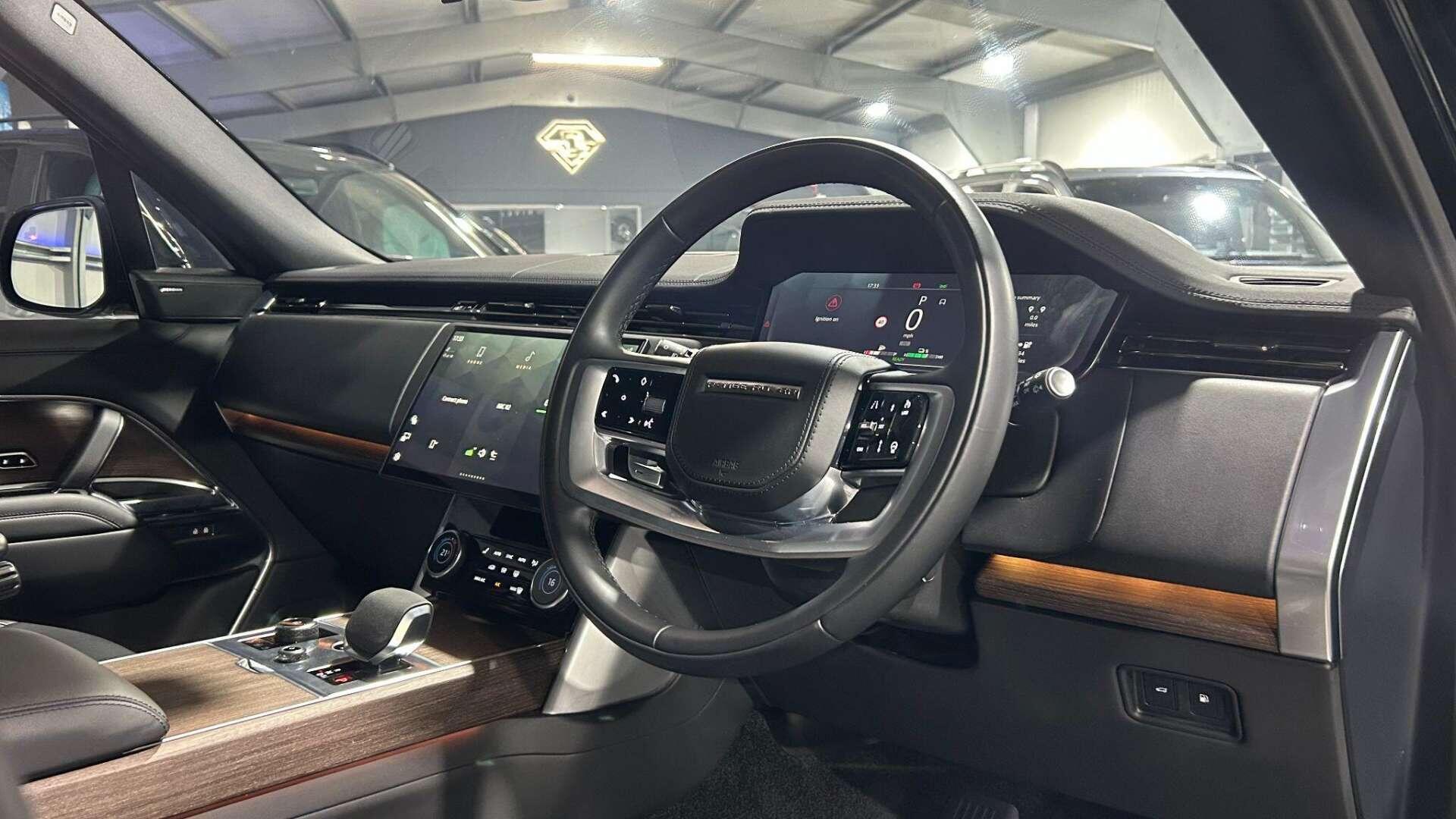Land Rover Range Rover view 17