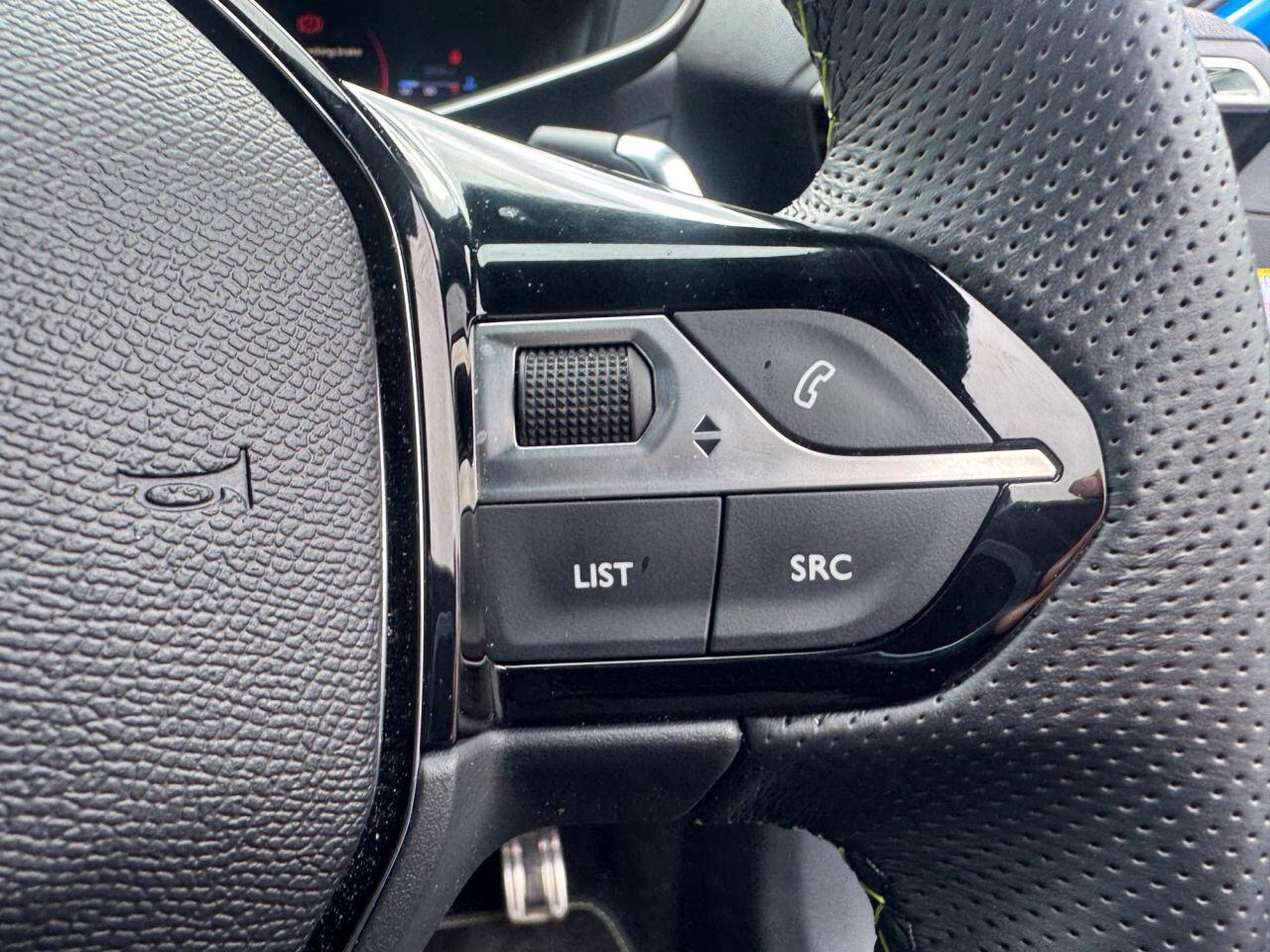 Peugeot 208 view 25