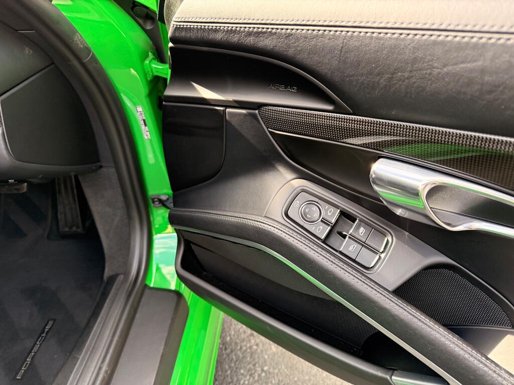 Porsche Cayman view 40