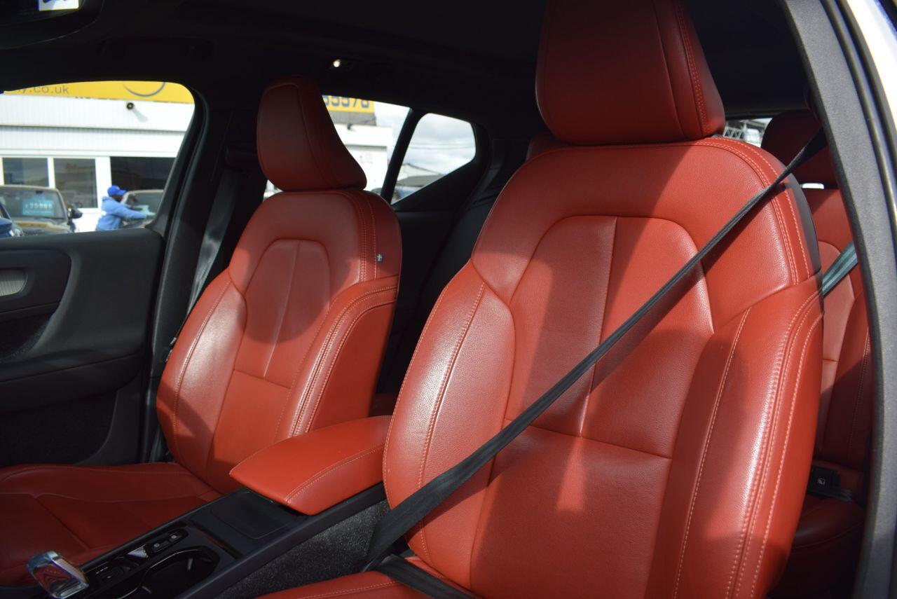 Volvo XC40 view 18