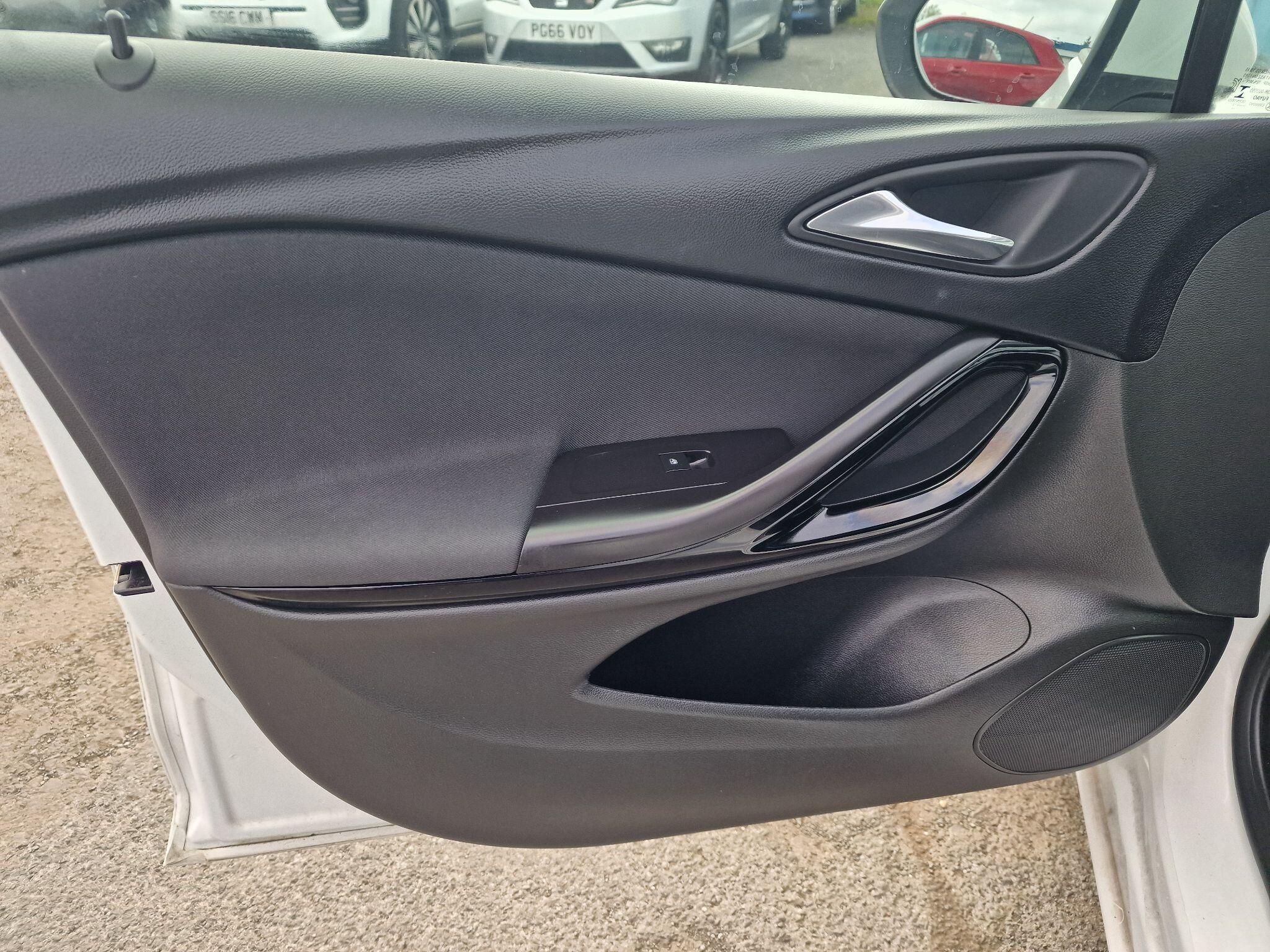 Vauxhall Astra view 45