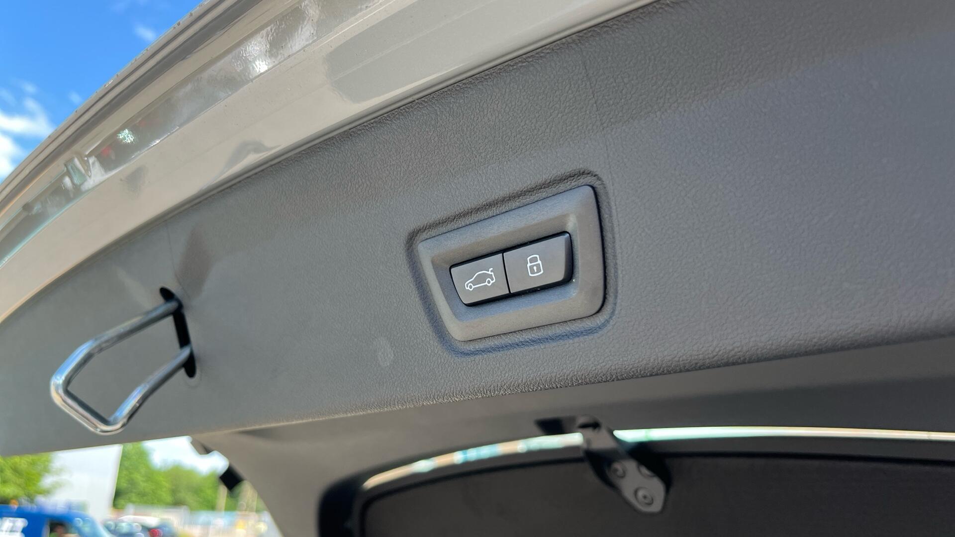 BMW i4 view 30