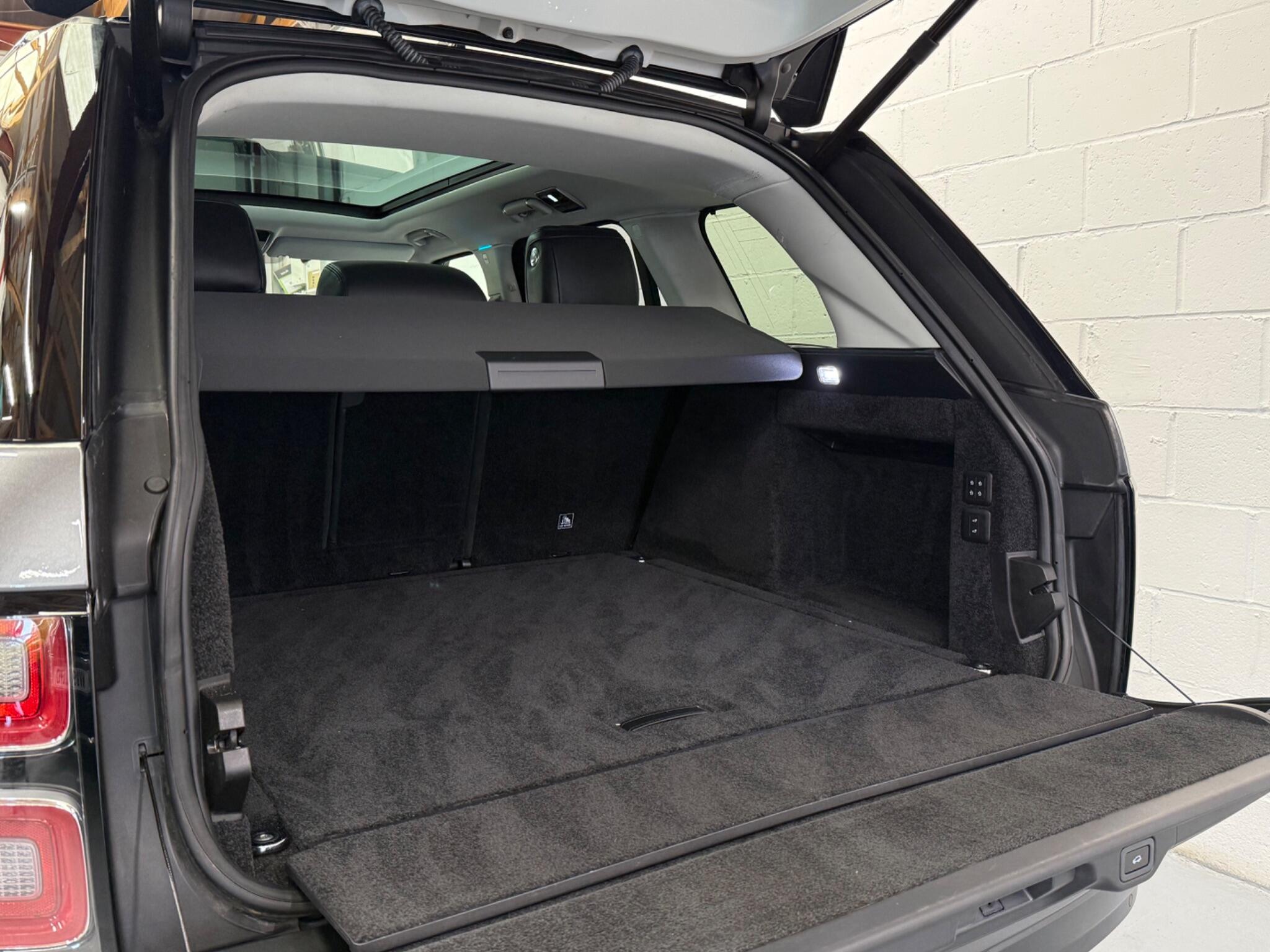 Land Rover Range Rover view 23