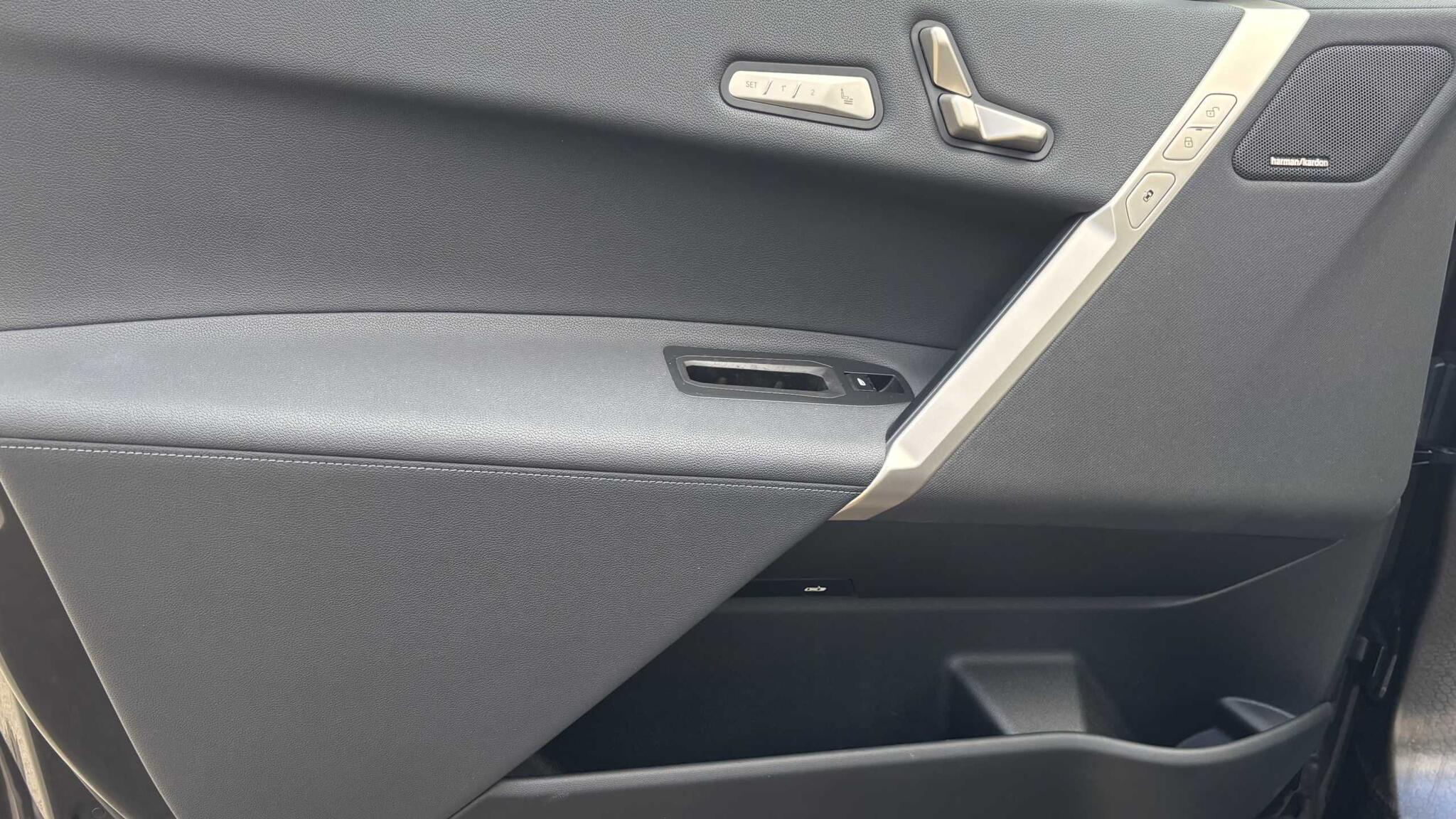 BMW iX view 23
