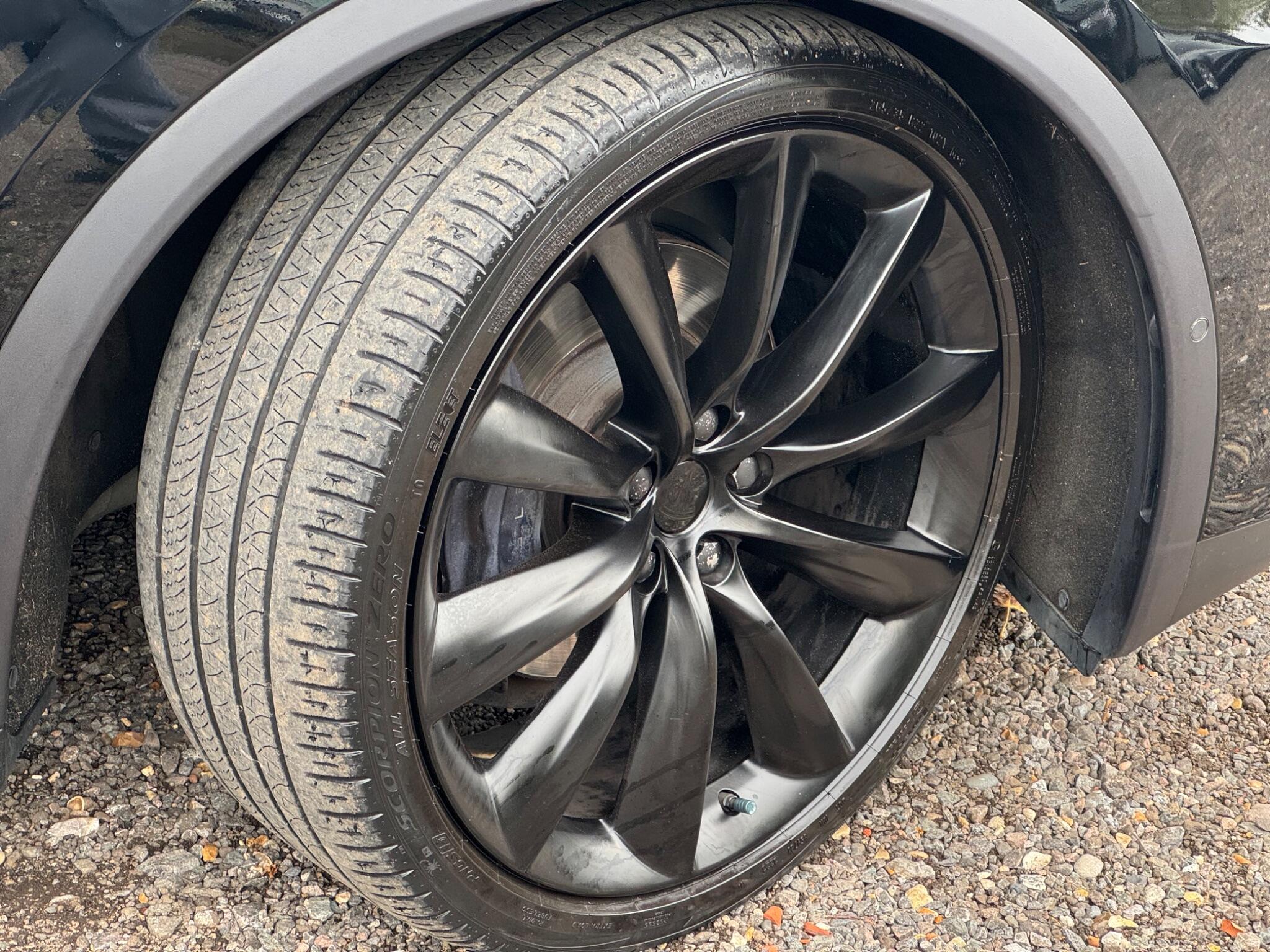 Tesla Model X view 33