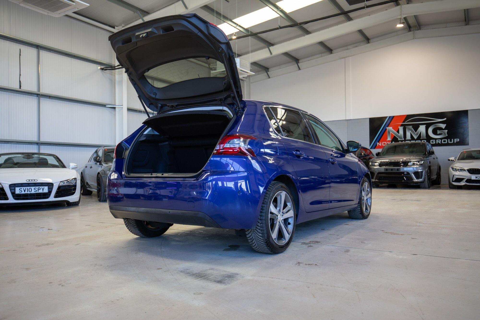 Peugeot 308 view 17