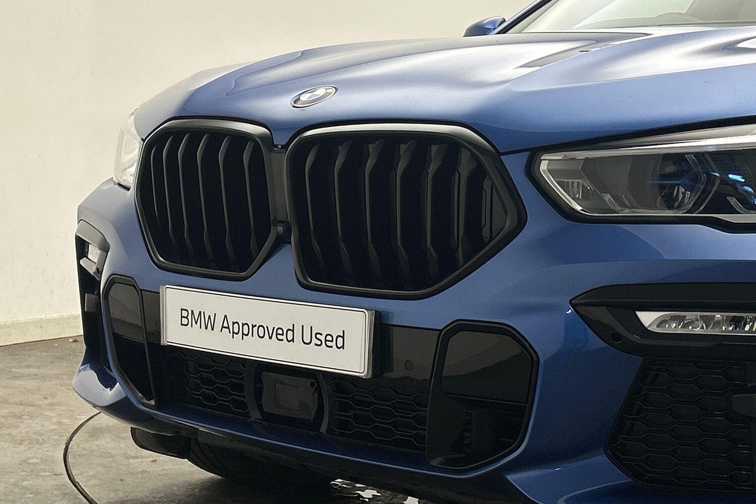 BMW X6 view 32
