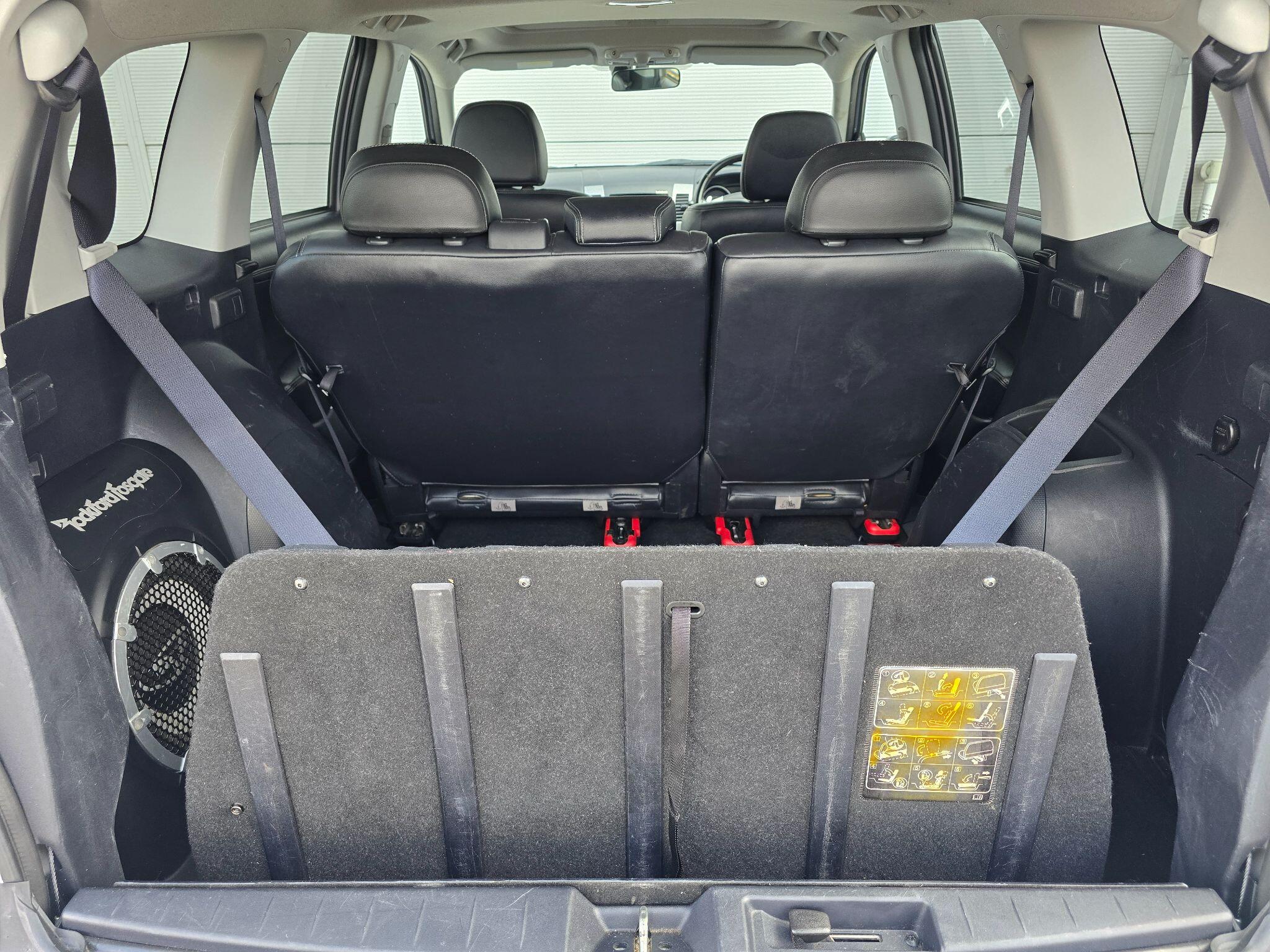 Mitsubishi Outlander view 15