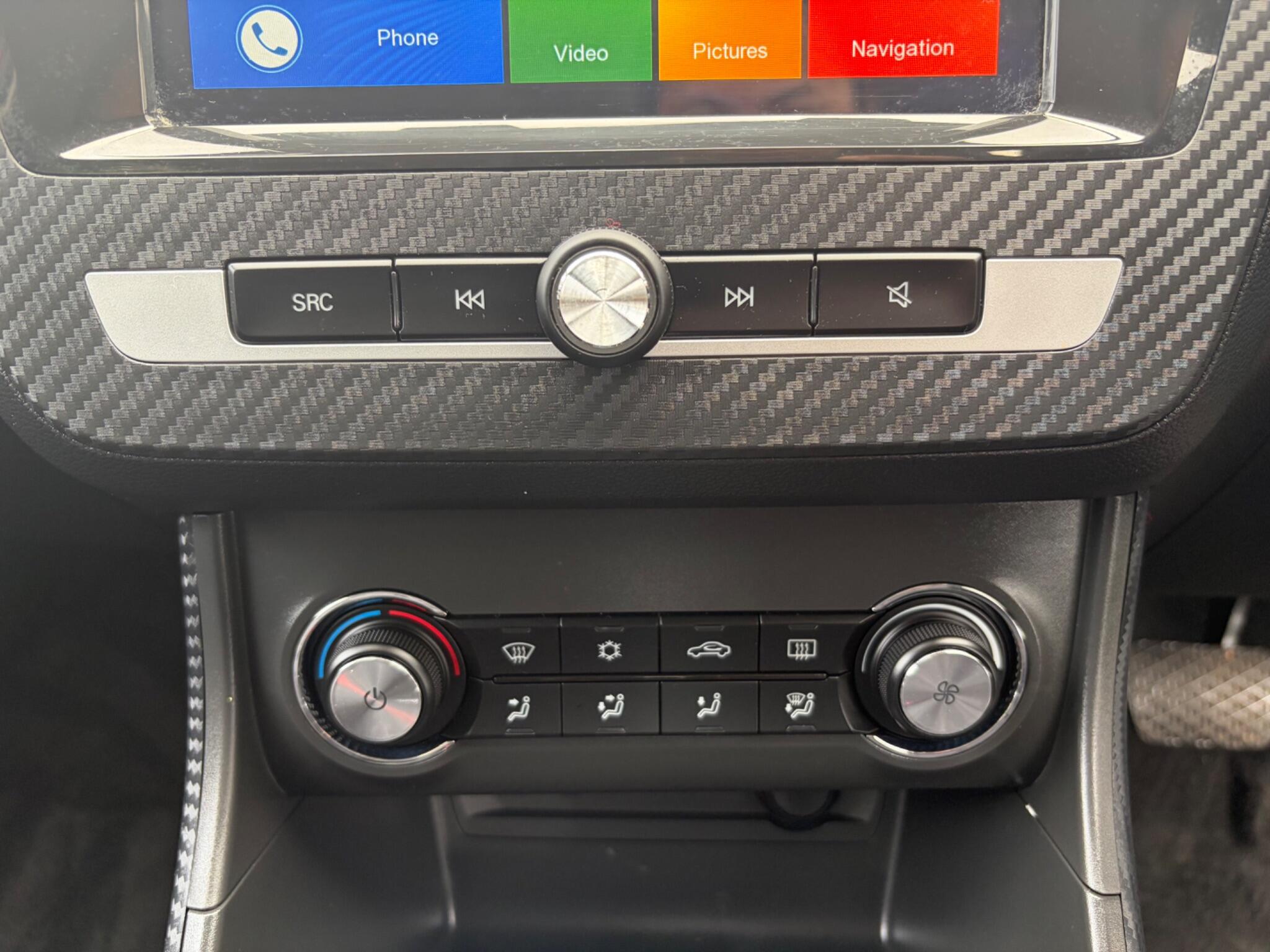 MG ZS view 57