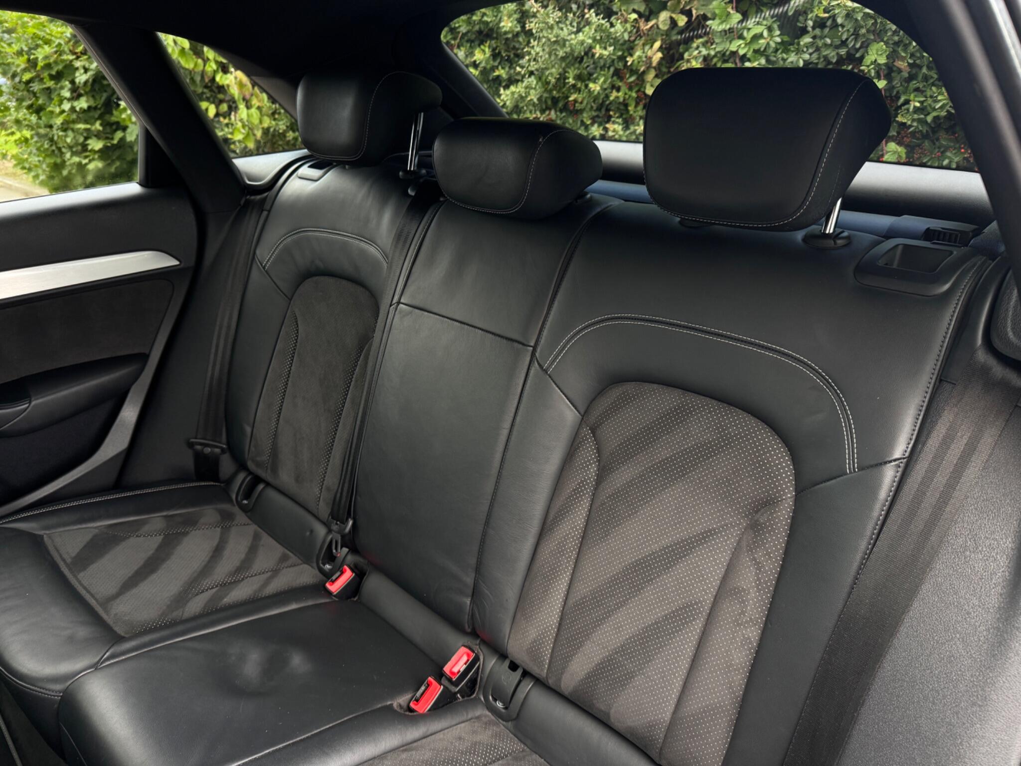 Audi Q3 view 36