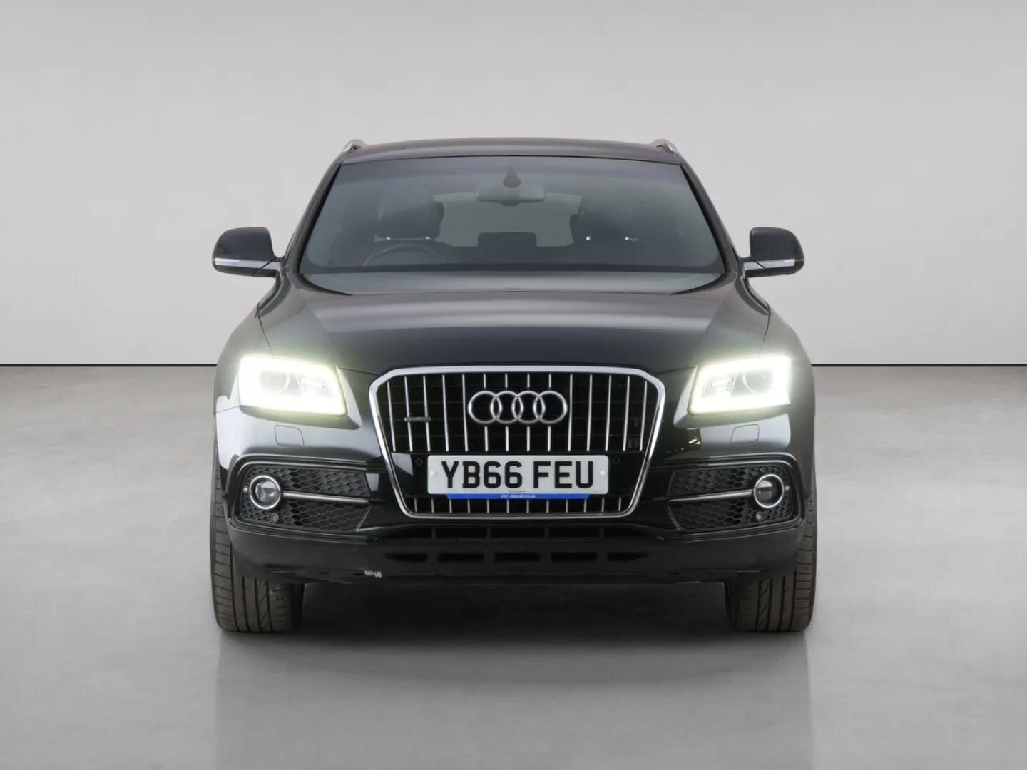 Audi Q5 view 5