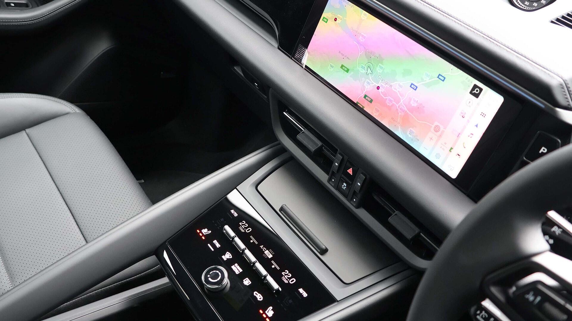 Porsche Macan view 9