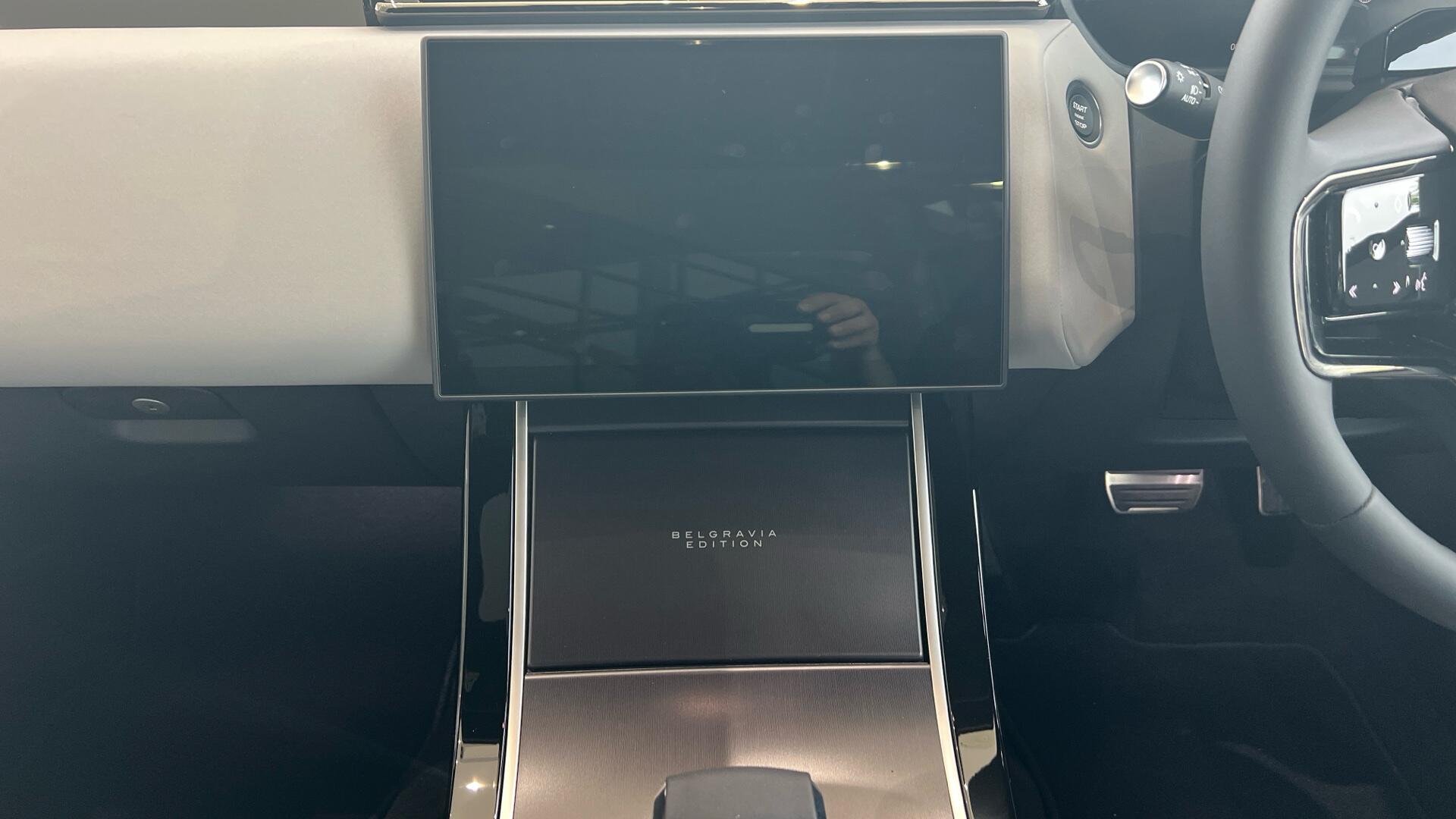 Land Rover Range Rover Velar view 12