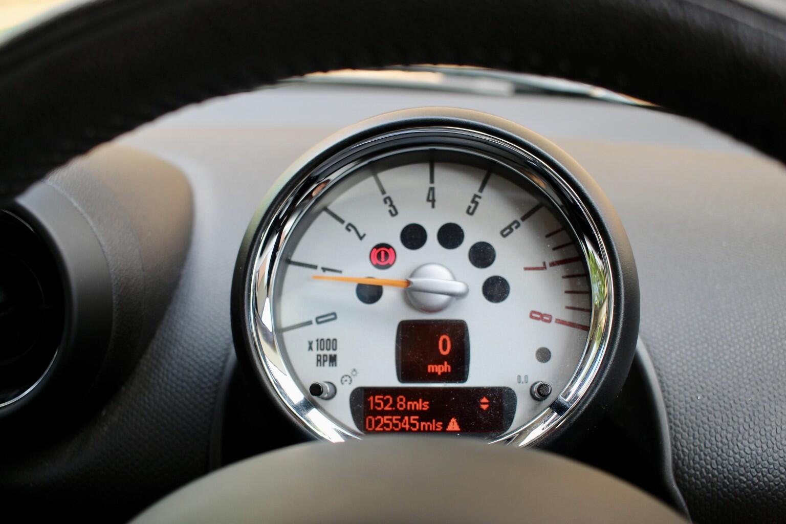 Mini Countryman view 25