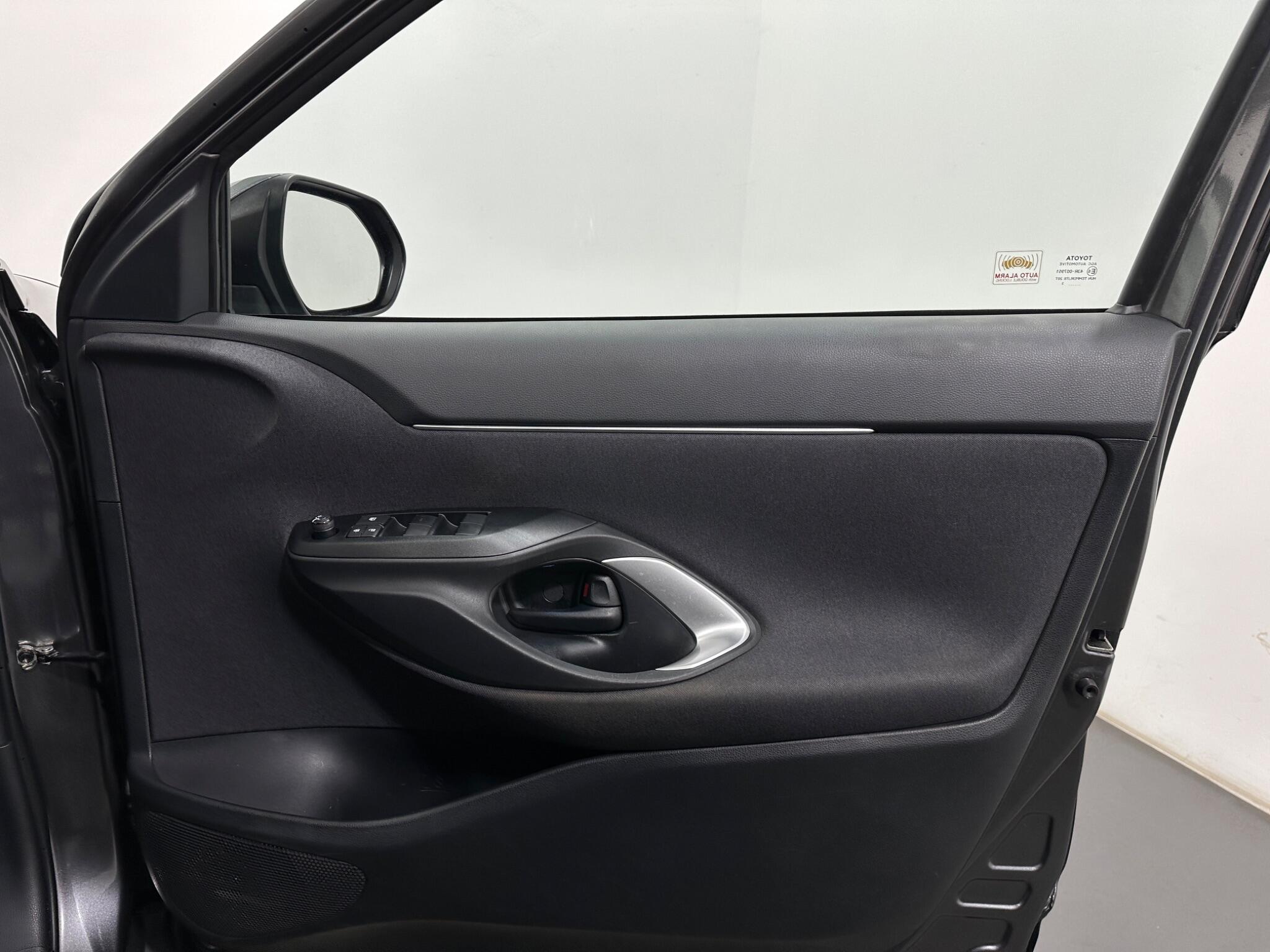 Toyota Yaris Cross view 32