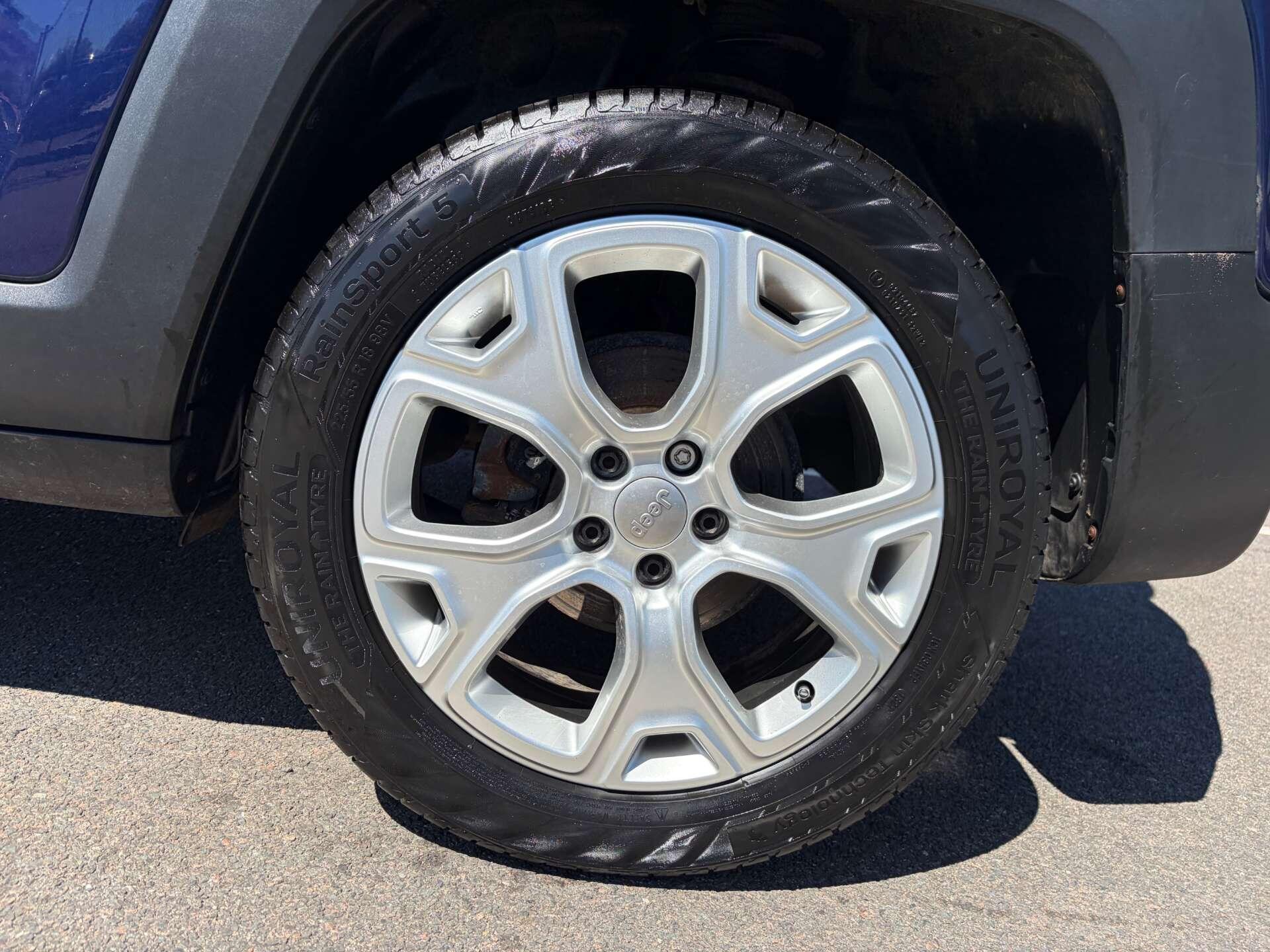 Jeep Renegade view 13