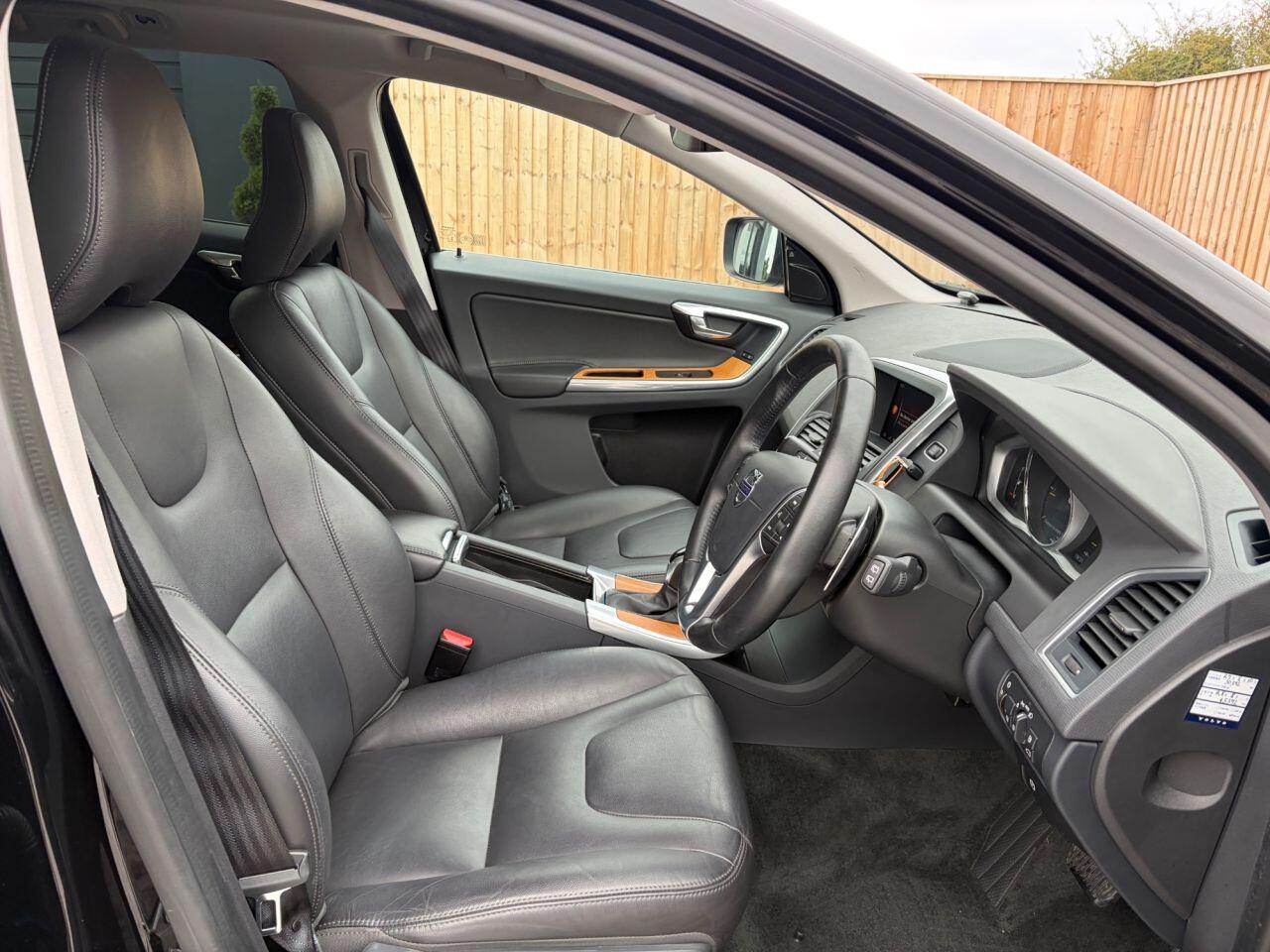 Volvo XC60 view 14