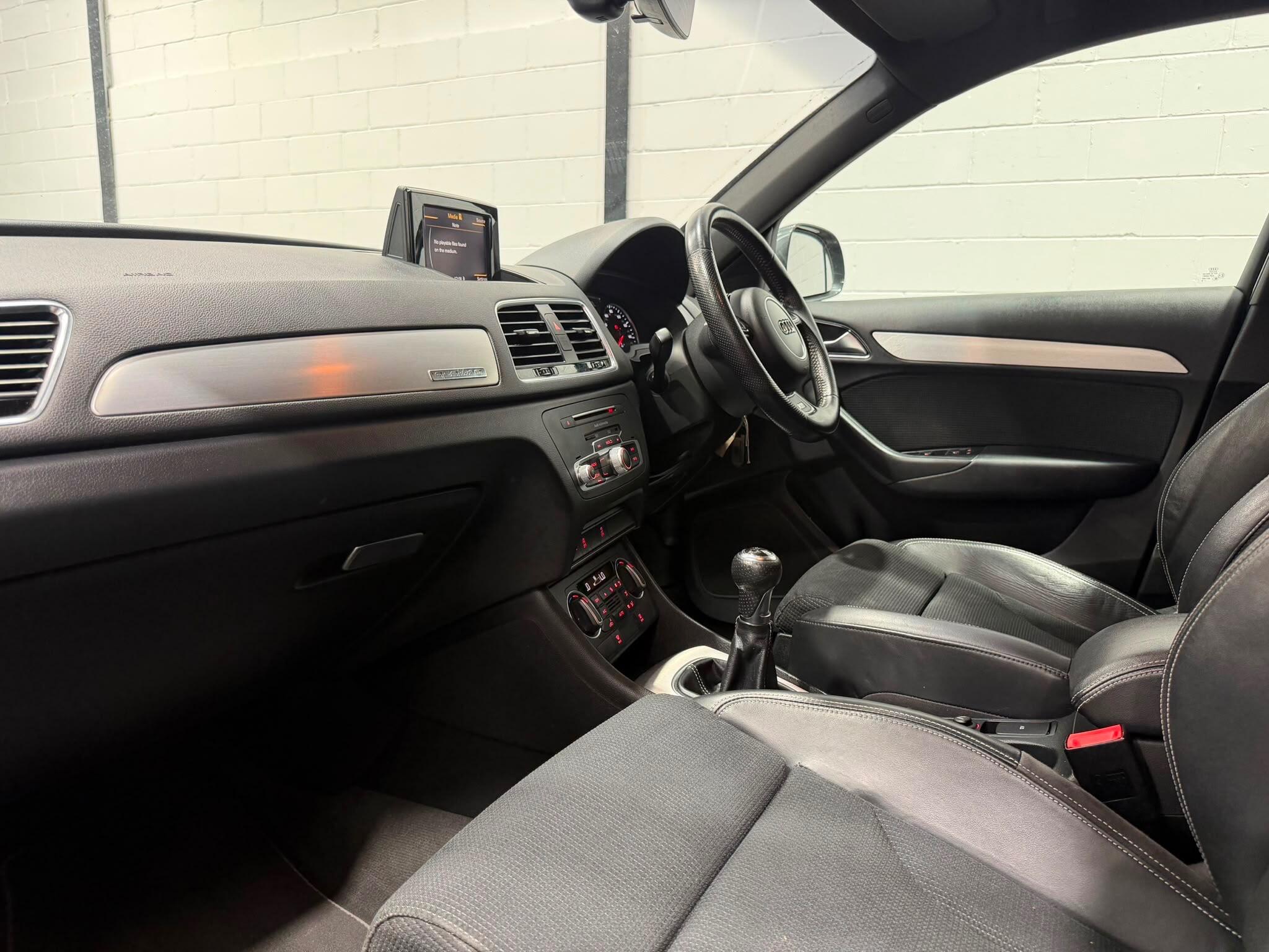 Audi Q3 view 38