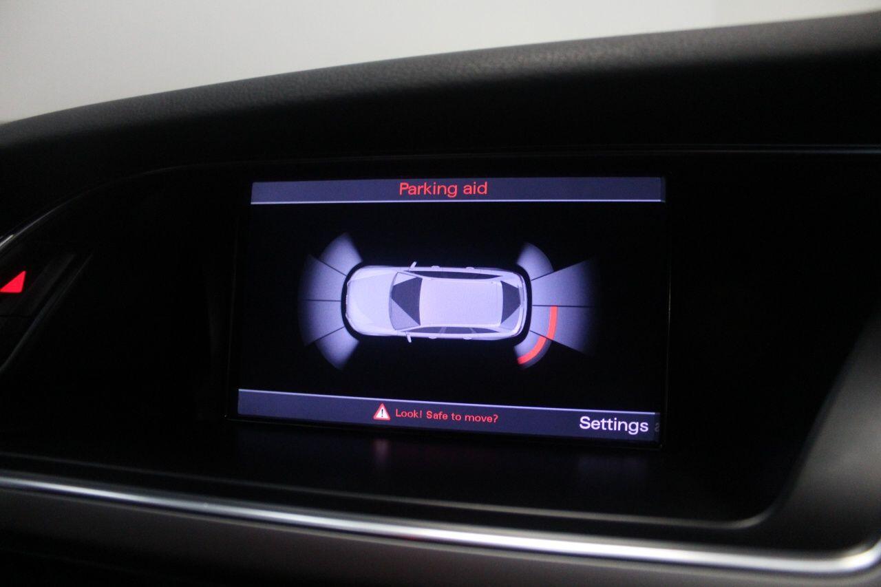 Audi A4 view 34
