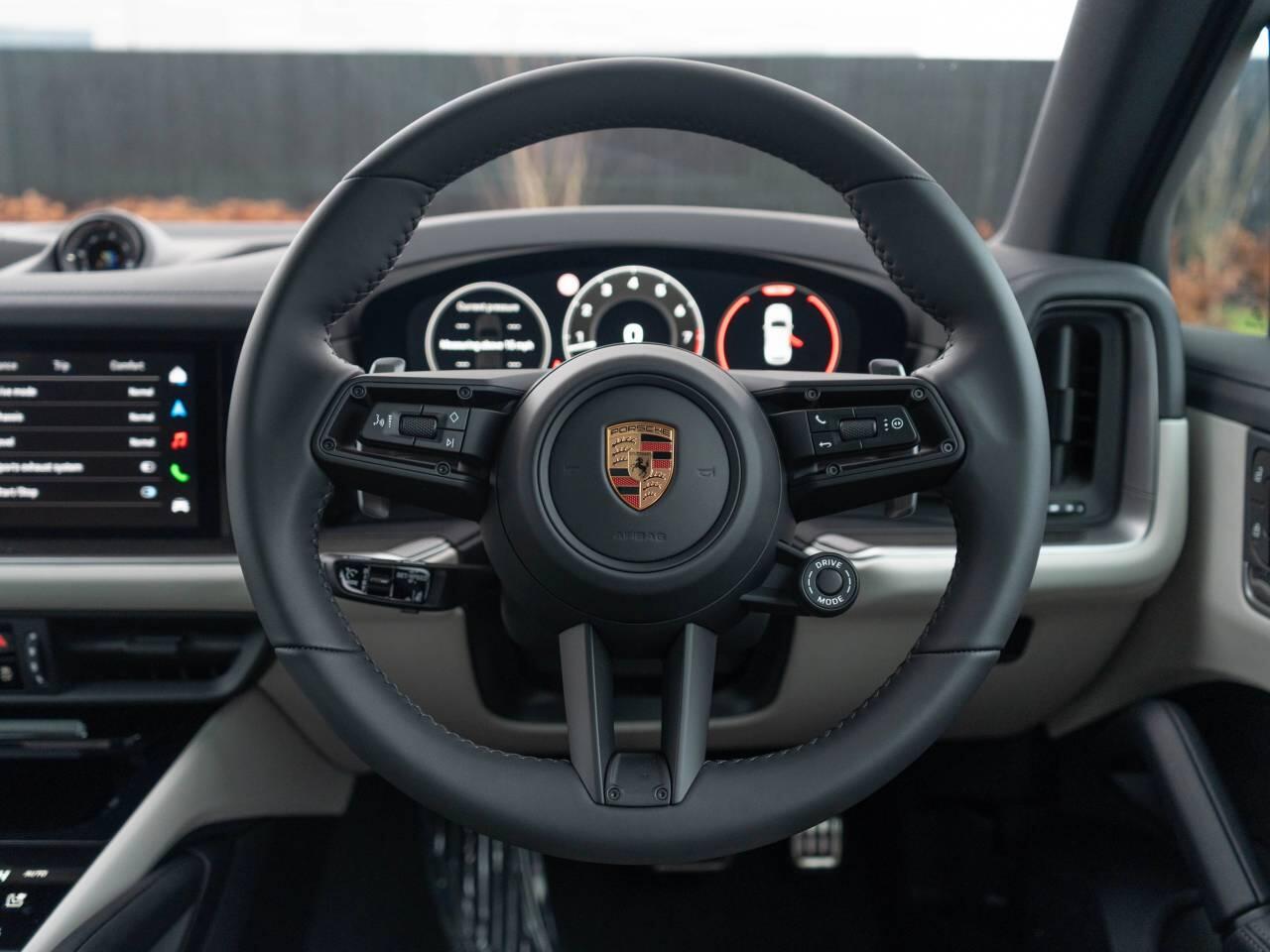 Porsche Cayenne view 16
