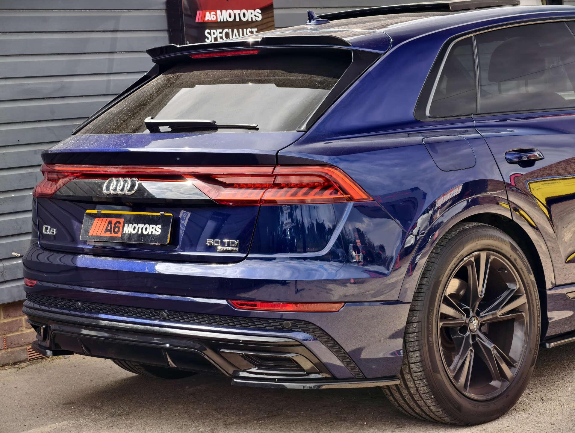 Audi Q8 view 15