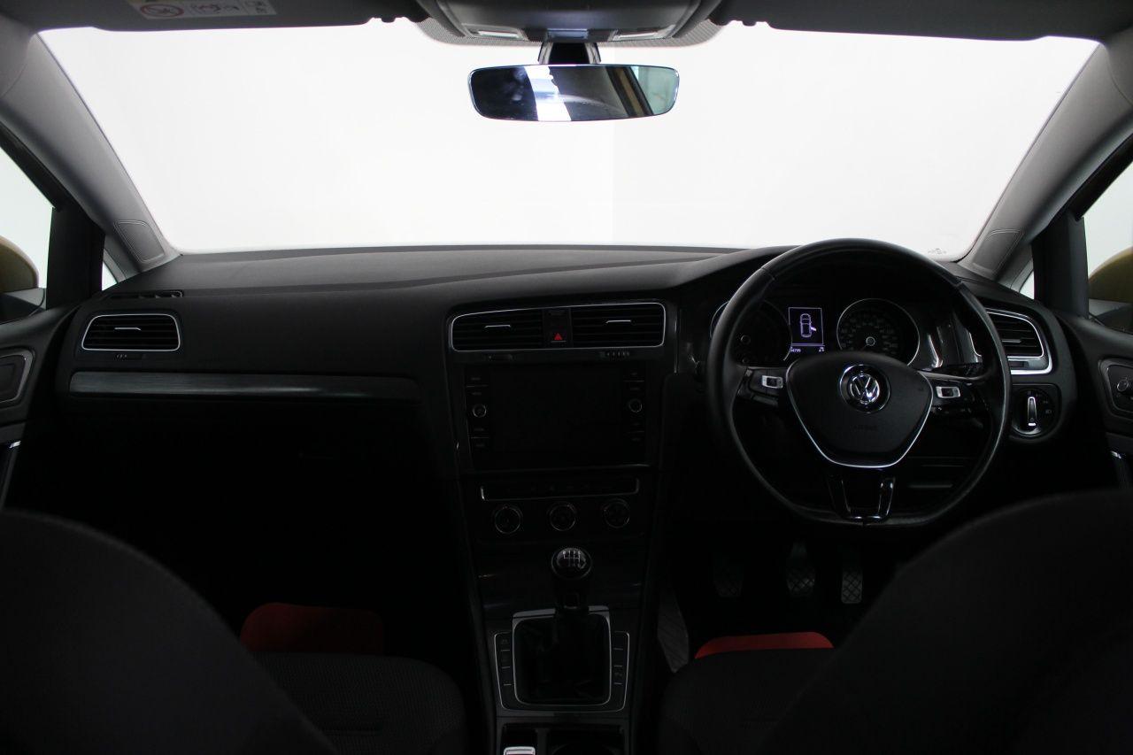 Volkswagen Golf view 29